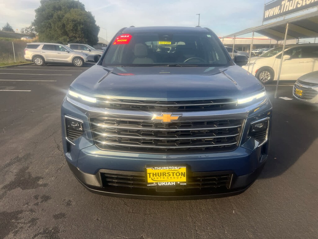 Used 2025 Chevrolet Traverse LT SUV