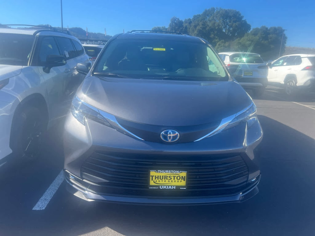 New 2025 Toyota Sienna XLE Van Passenger Van