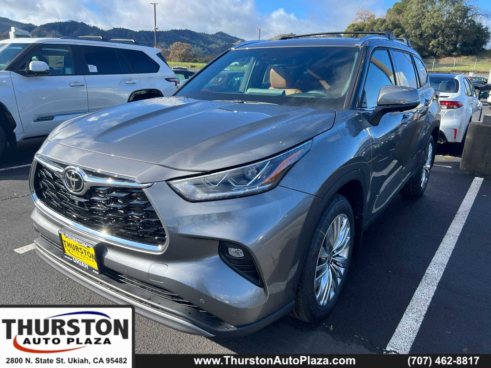 2026 Toyota Highlander Platinum's photo