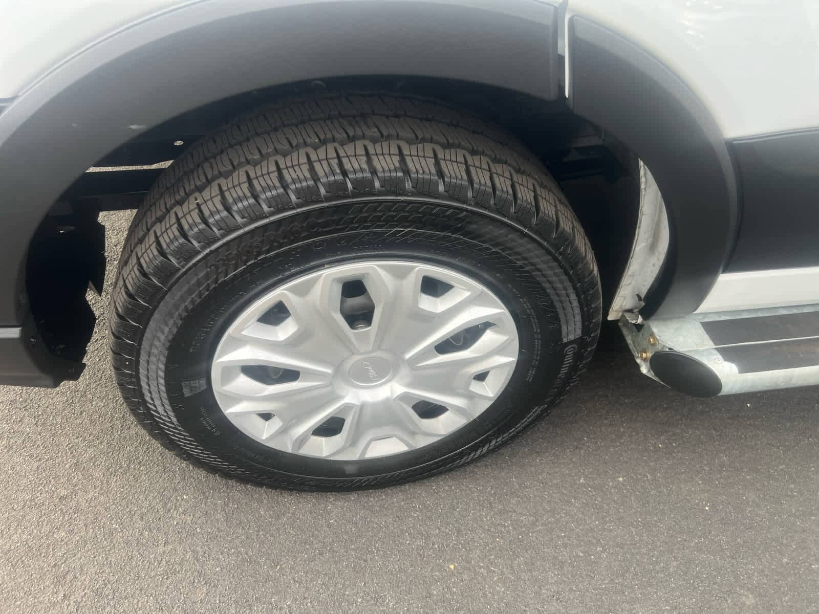 2024 Ford Transit Cargo Van T250 LOW RF photo 6