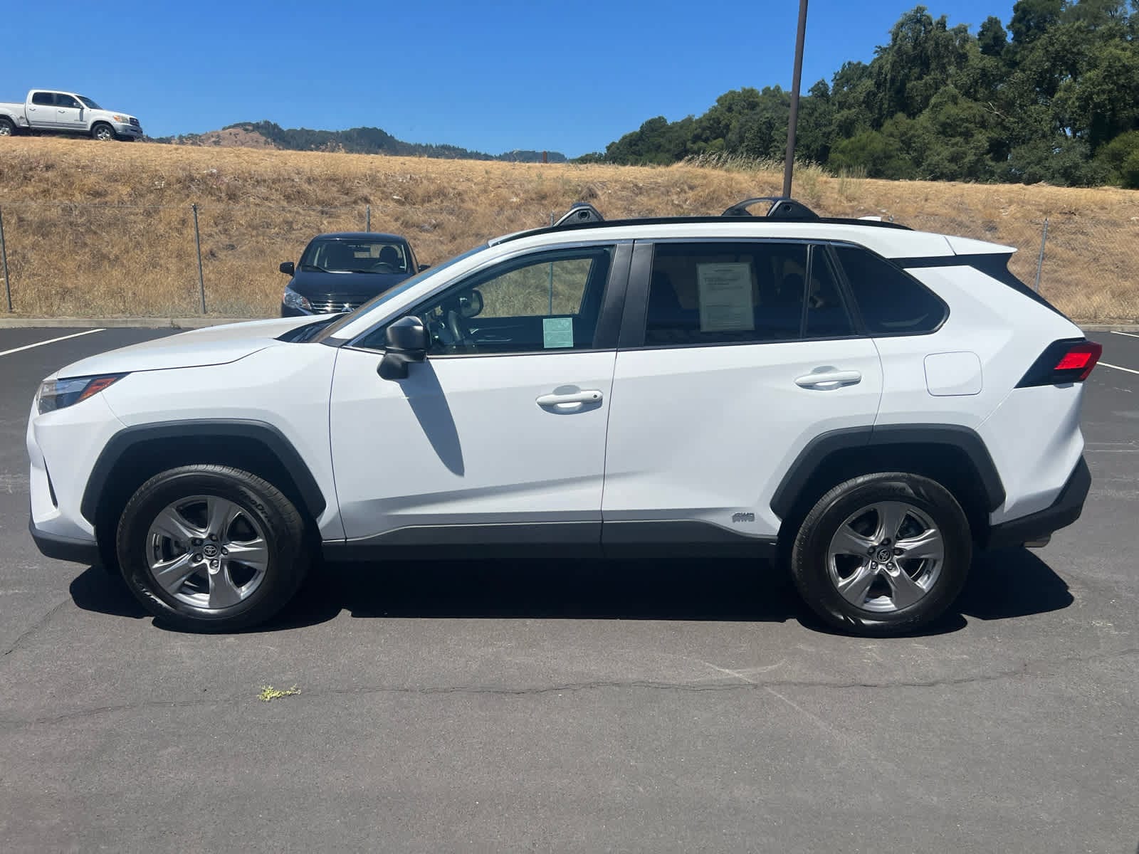 2025 Toyota RAV4 LE - Photo 7