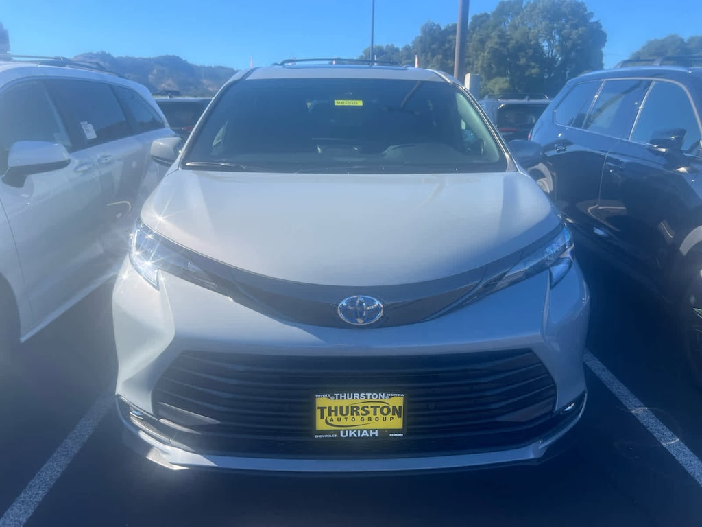 New 2025 Toyota Sienna Woodland Edition Van Passenger Van