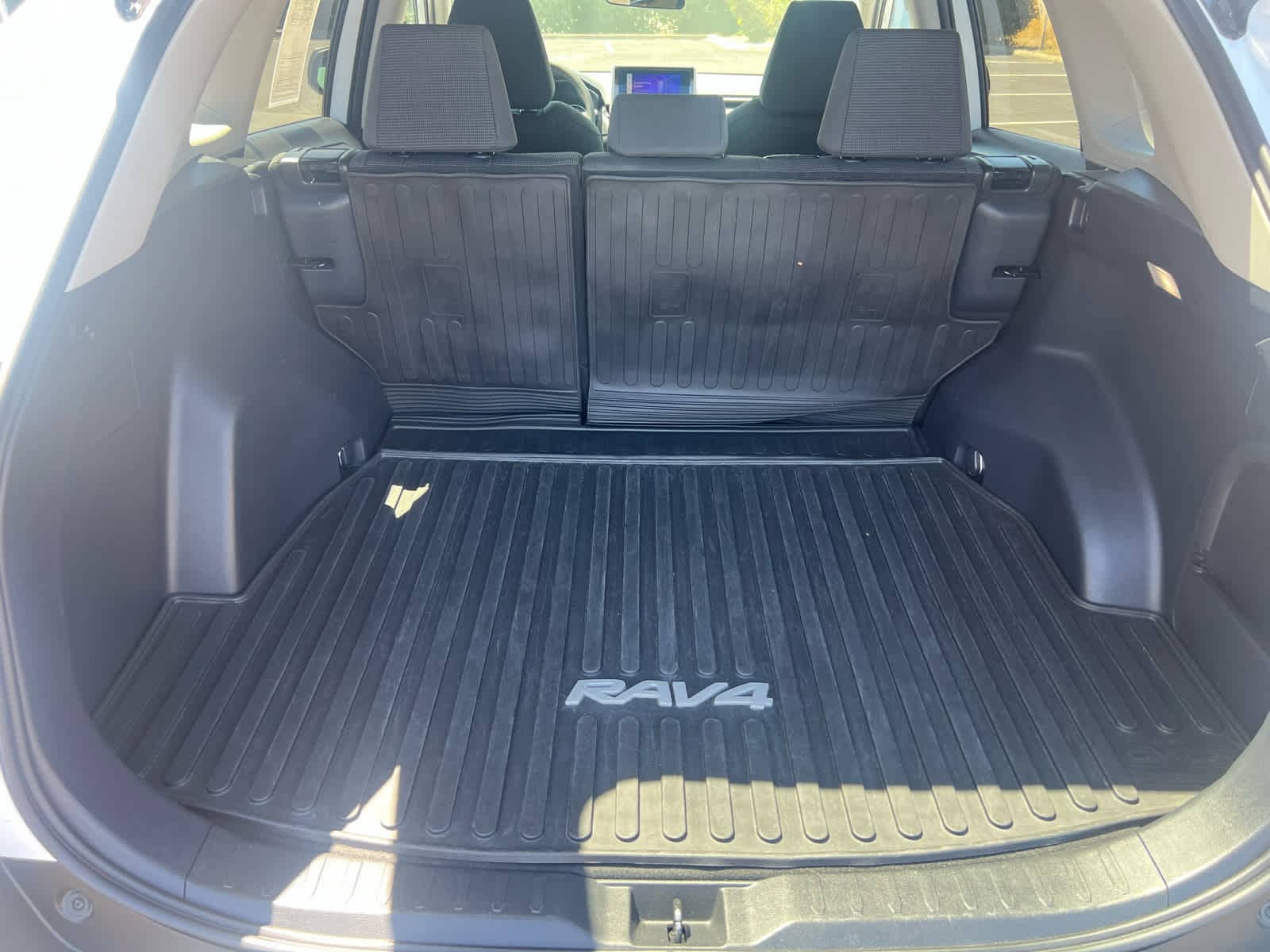 2025 Toyota RAV4 LE - Photo 10