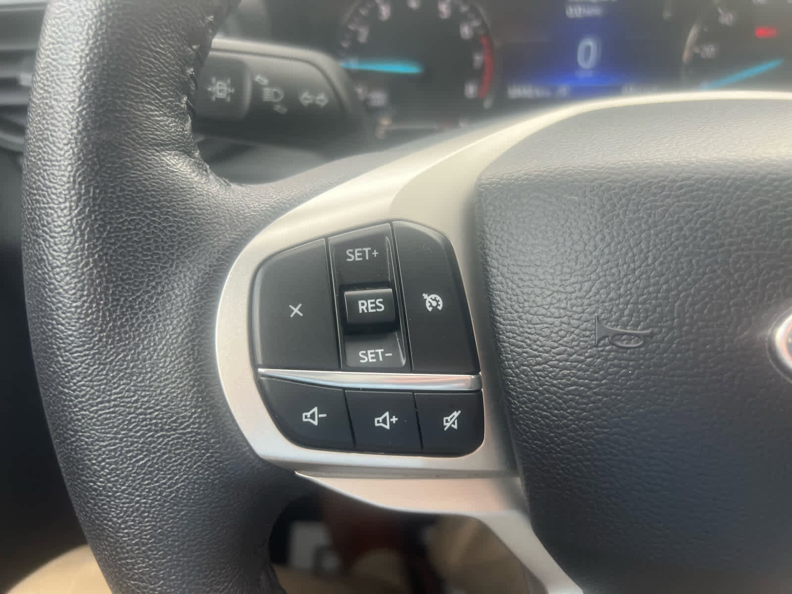 2024 Ford Explorer XLT - Photo 17