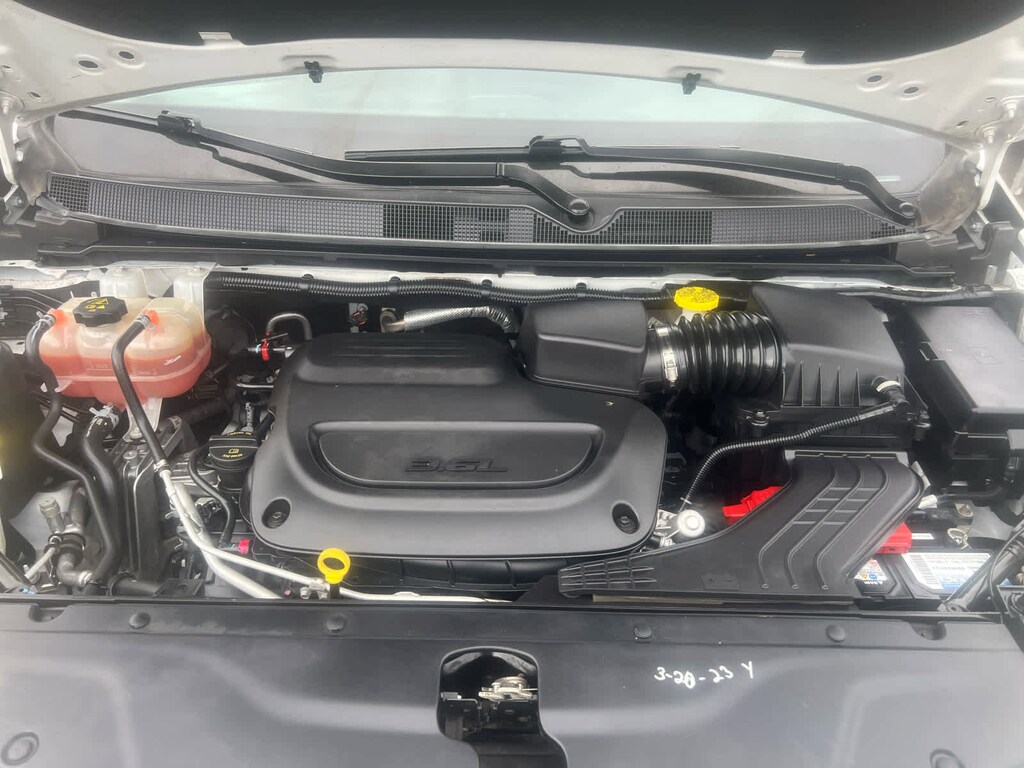 Used 2022 Chrysler Pacifica Touring L Van Passenger Van