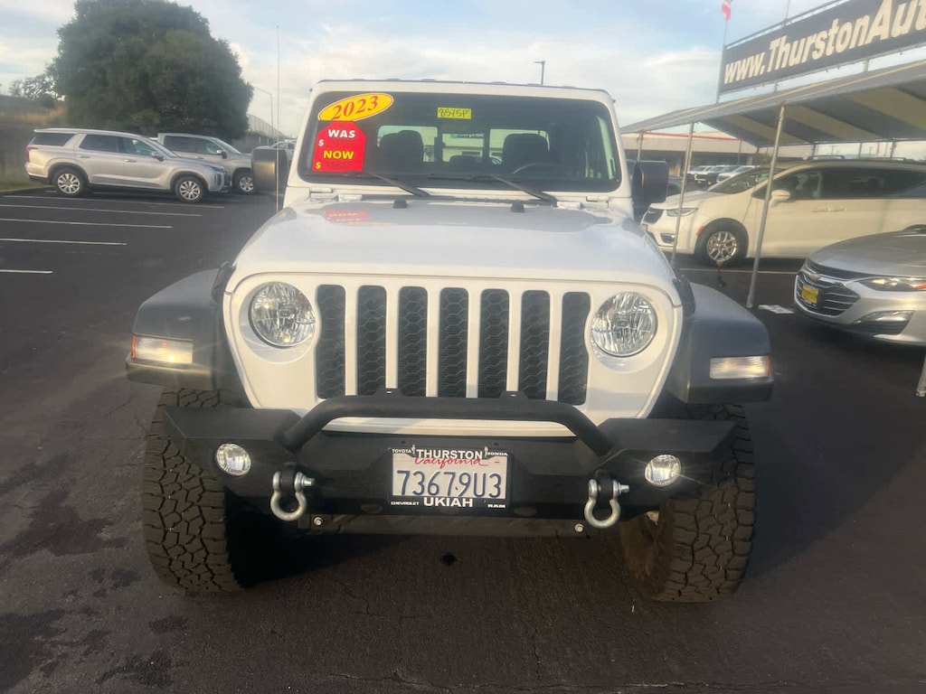 Used 2023 Jeep Gladiator Sport Truck Crew Cab