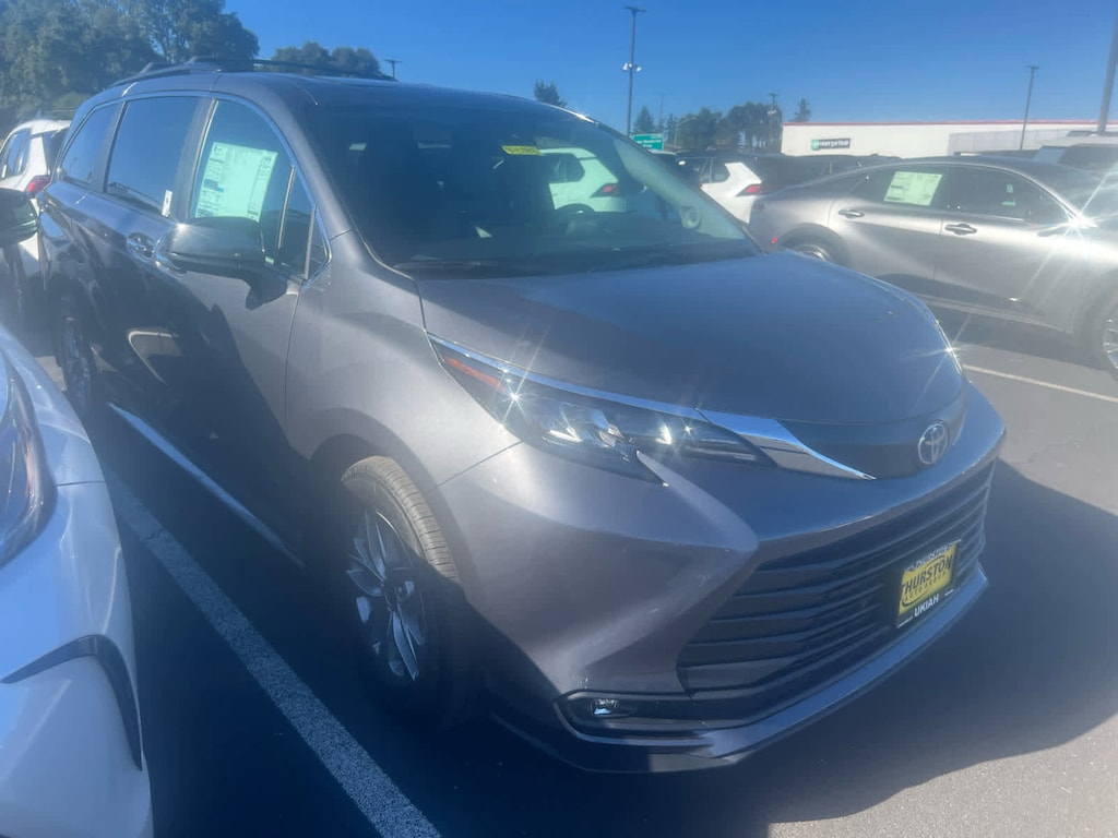 New 2025 Toyota Sienna XLE Van Passenger Van