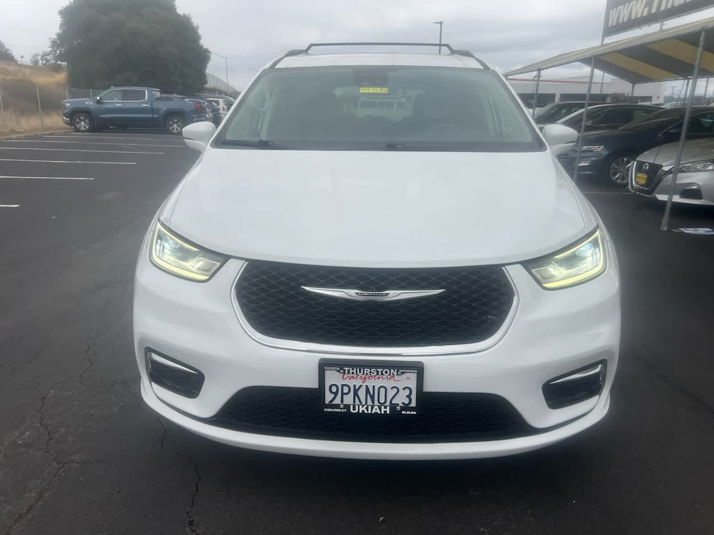 Used 2022 Chrysler Pacifica Touring L Van Passenger Van