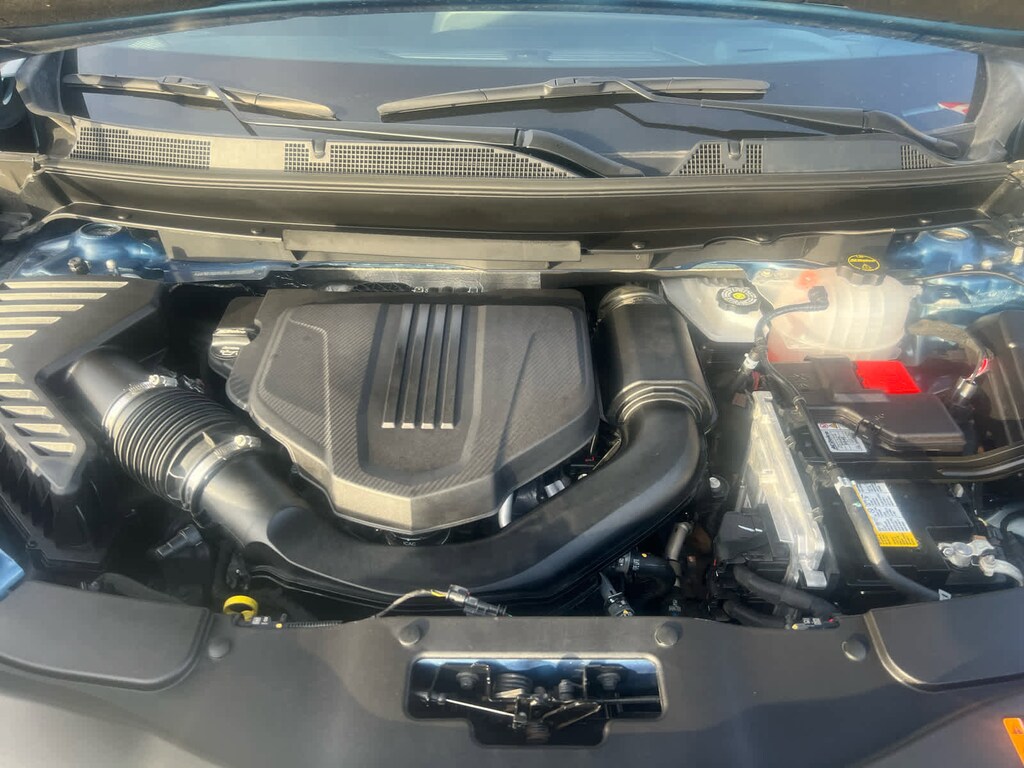 Used 2025 Chevrolet Traverse LT SUV