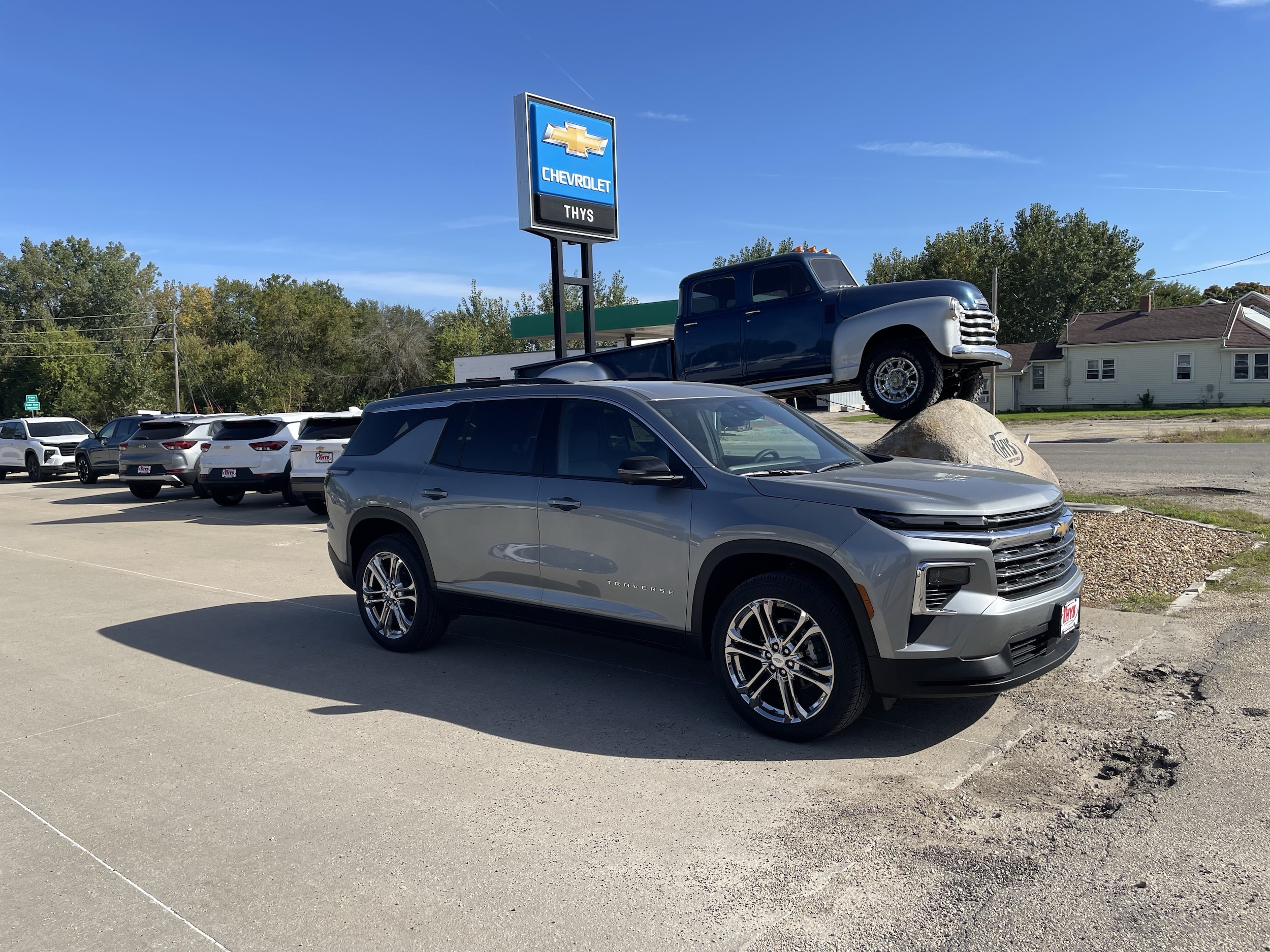 2027 Chevrolet Traverse LT