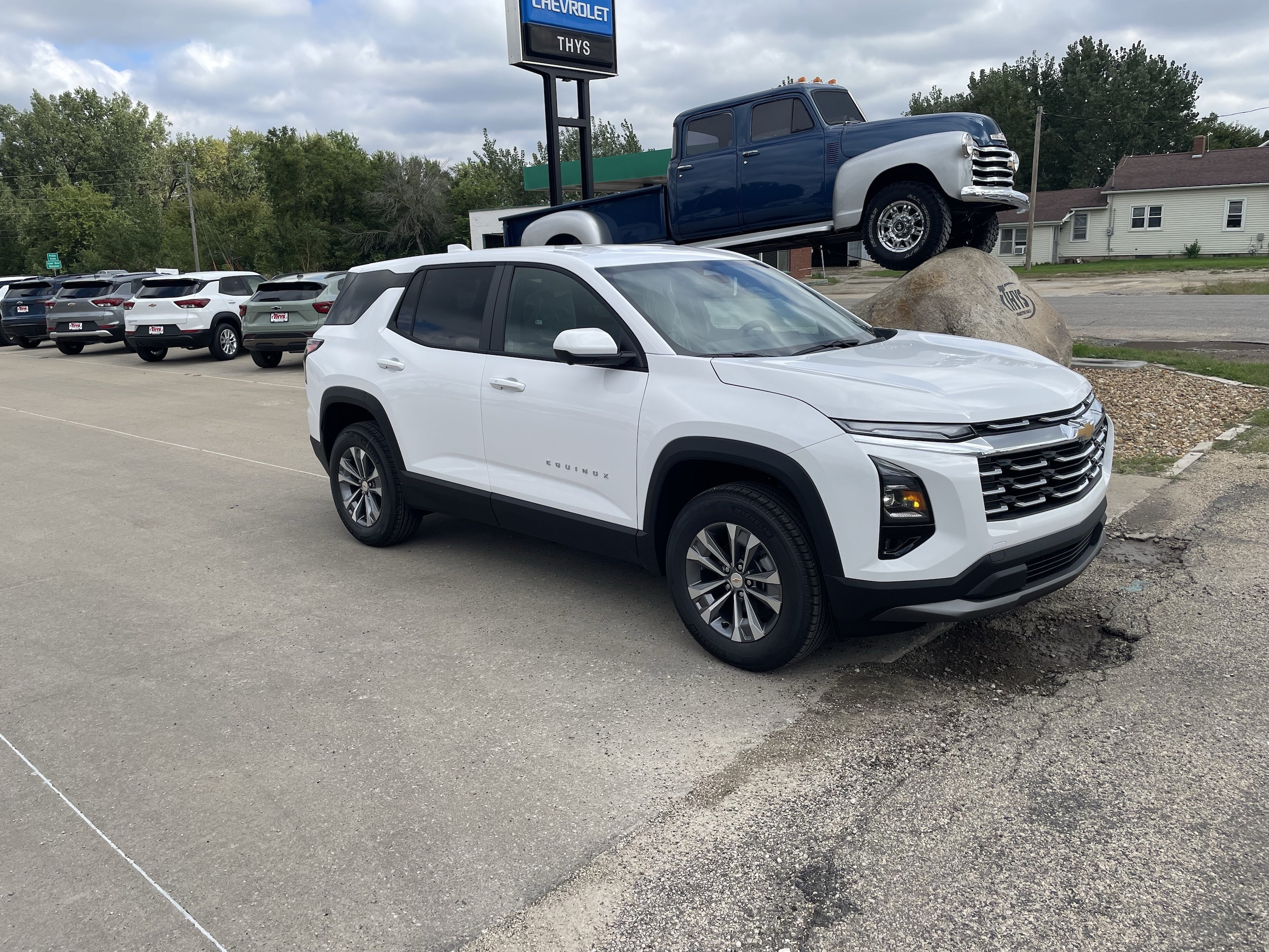 2027 Chevrolet Equinox LT
