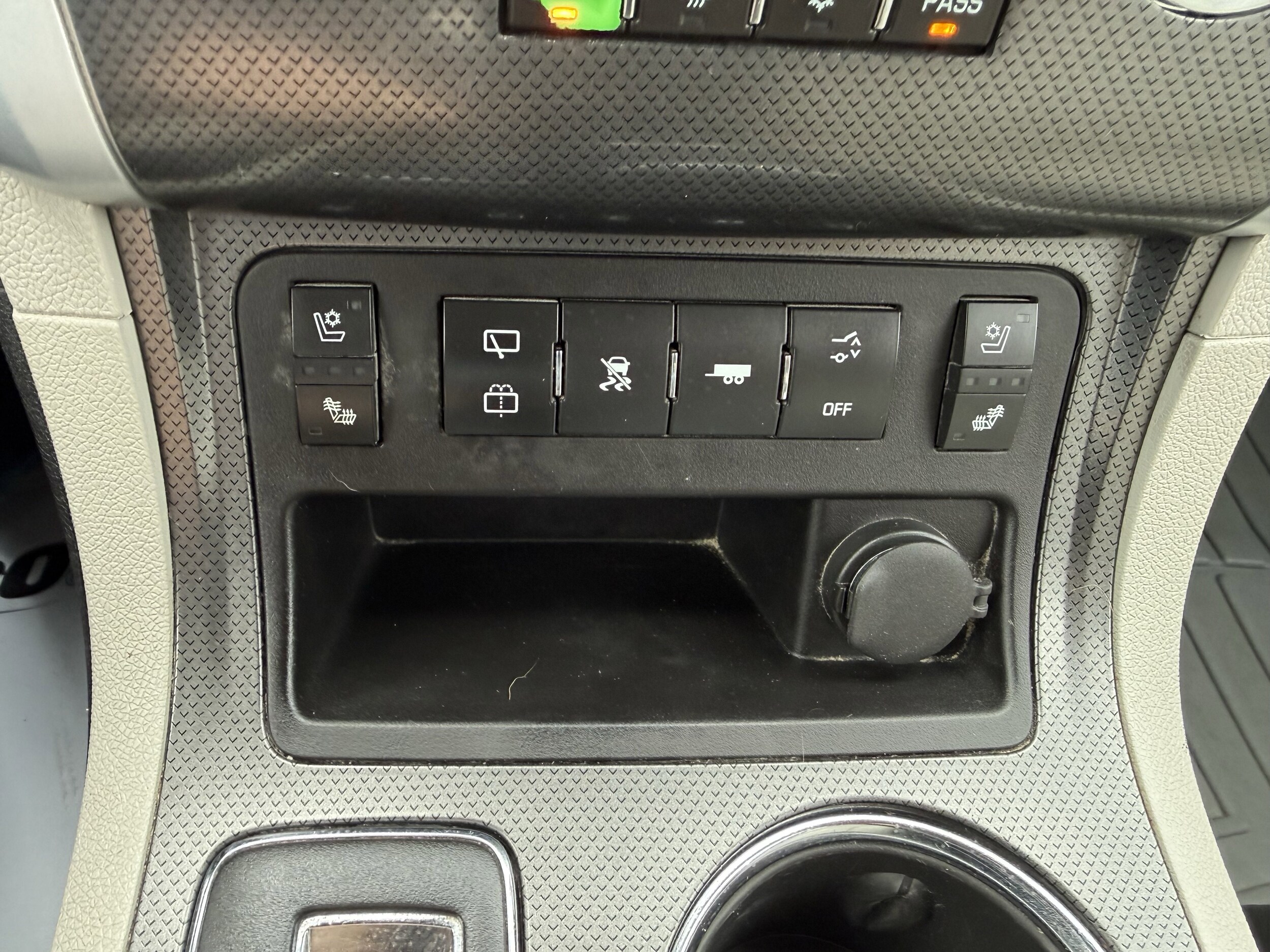 2010 Chevrolet Traverse LTZ - Photo 14