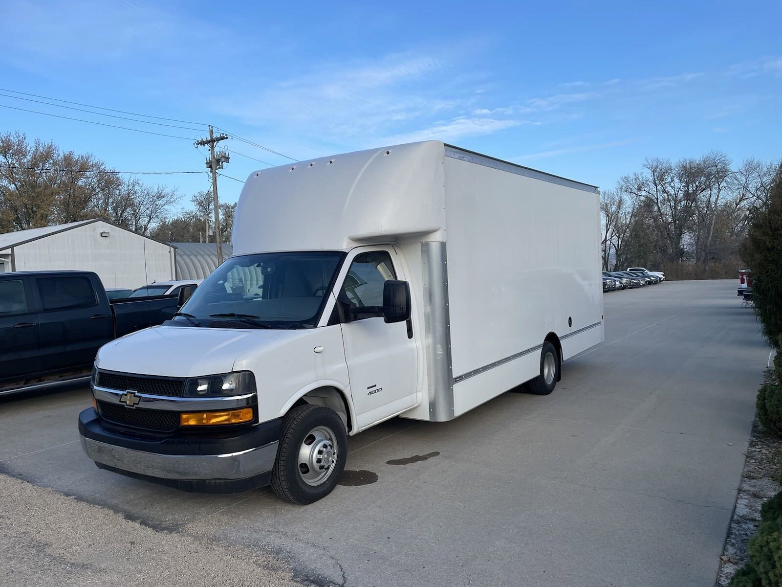 2022 Chevrolet Express Cutaway photo 4