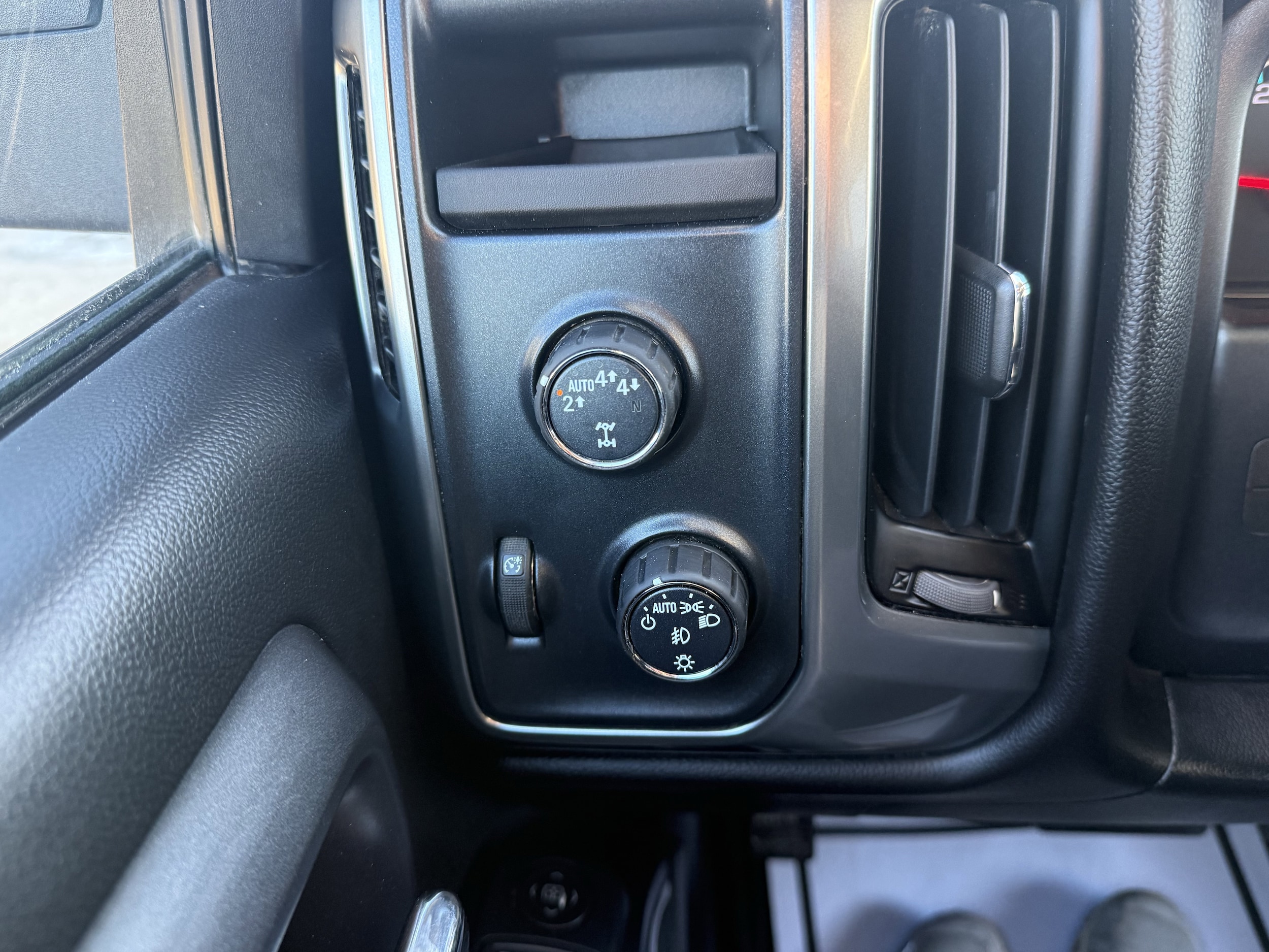 2018 Chevrolet Silverado 1500 LT - Photo 12