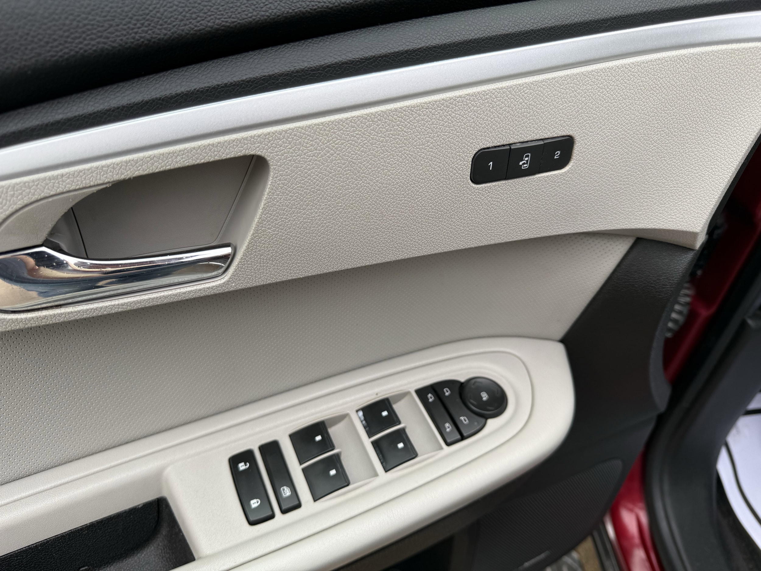 2010 Chevrolet Traverse LTZ - Photo 8