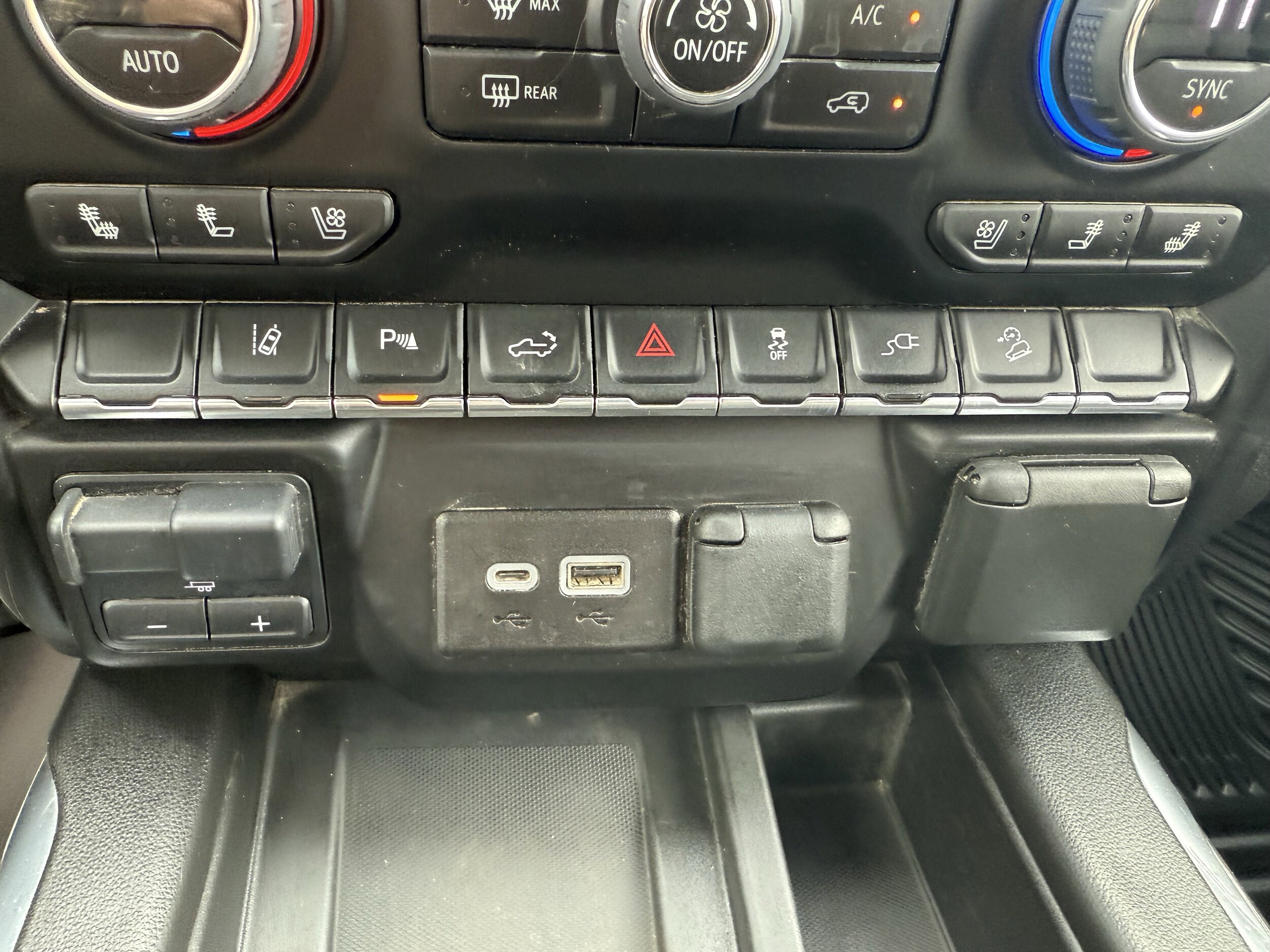 2023 Chevrolet Silverado 3500HD LTZ - Photo 20