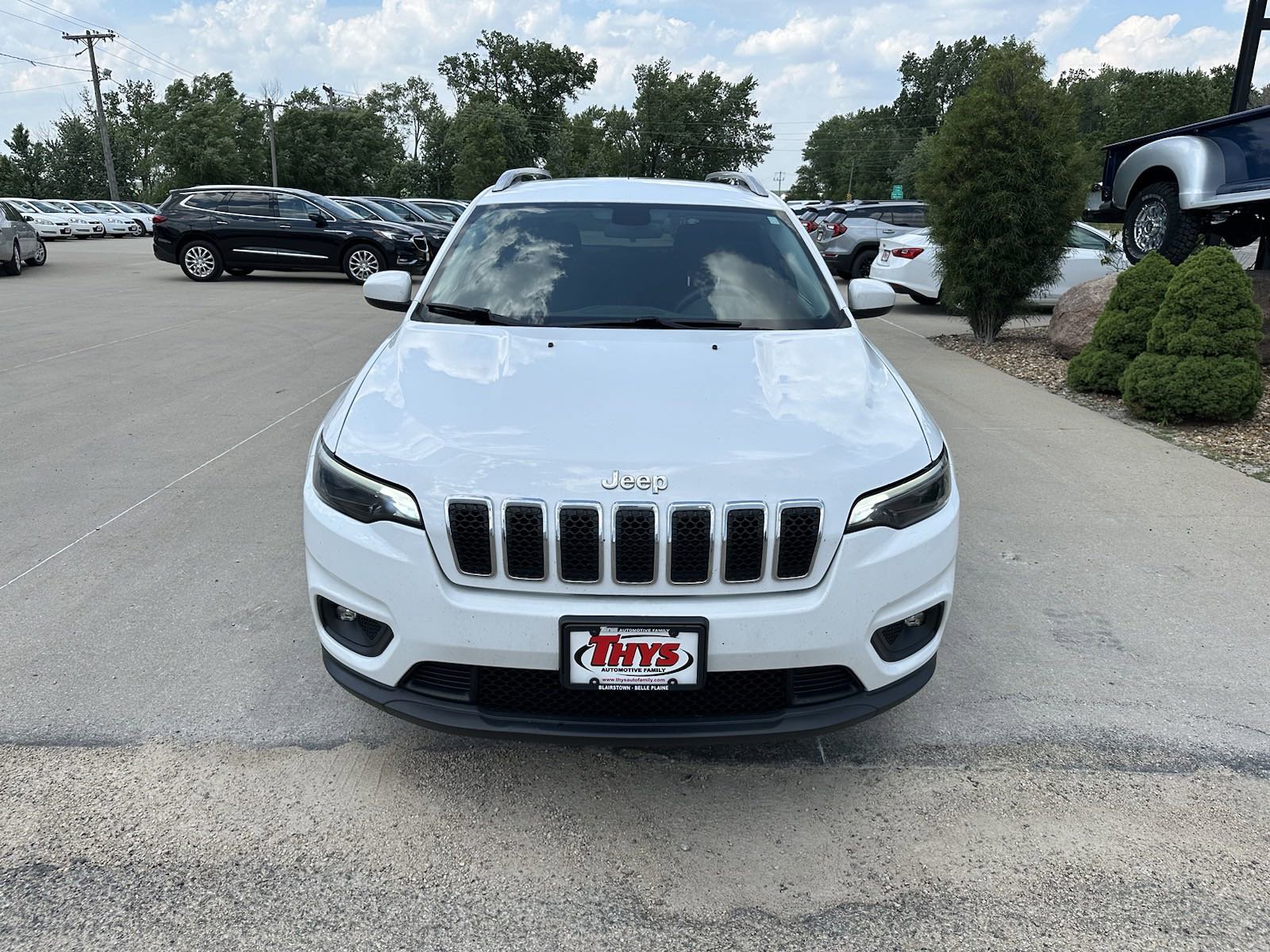 Used 2019 Jeep Cherokee Latitude with VIN 1C4PJLCB0KD178187 for sale in Blairstown, IA