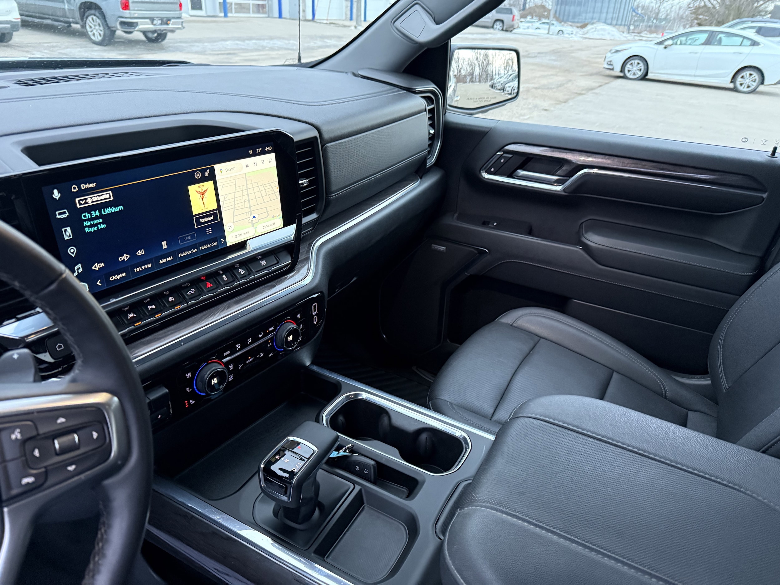 2024 Chevrolet Silverado 1500 LTZ - Photo 13