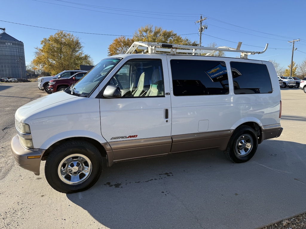 Used 2002 Chevrolet Astro Passenger LS 111 WB AWD