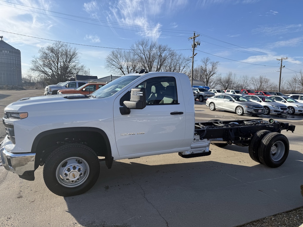 New 2025 Chevrolet Silverado 3500 HD Chassis Cab Work Truck Truck
