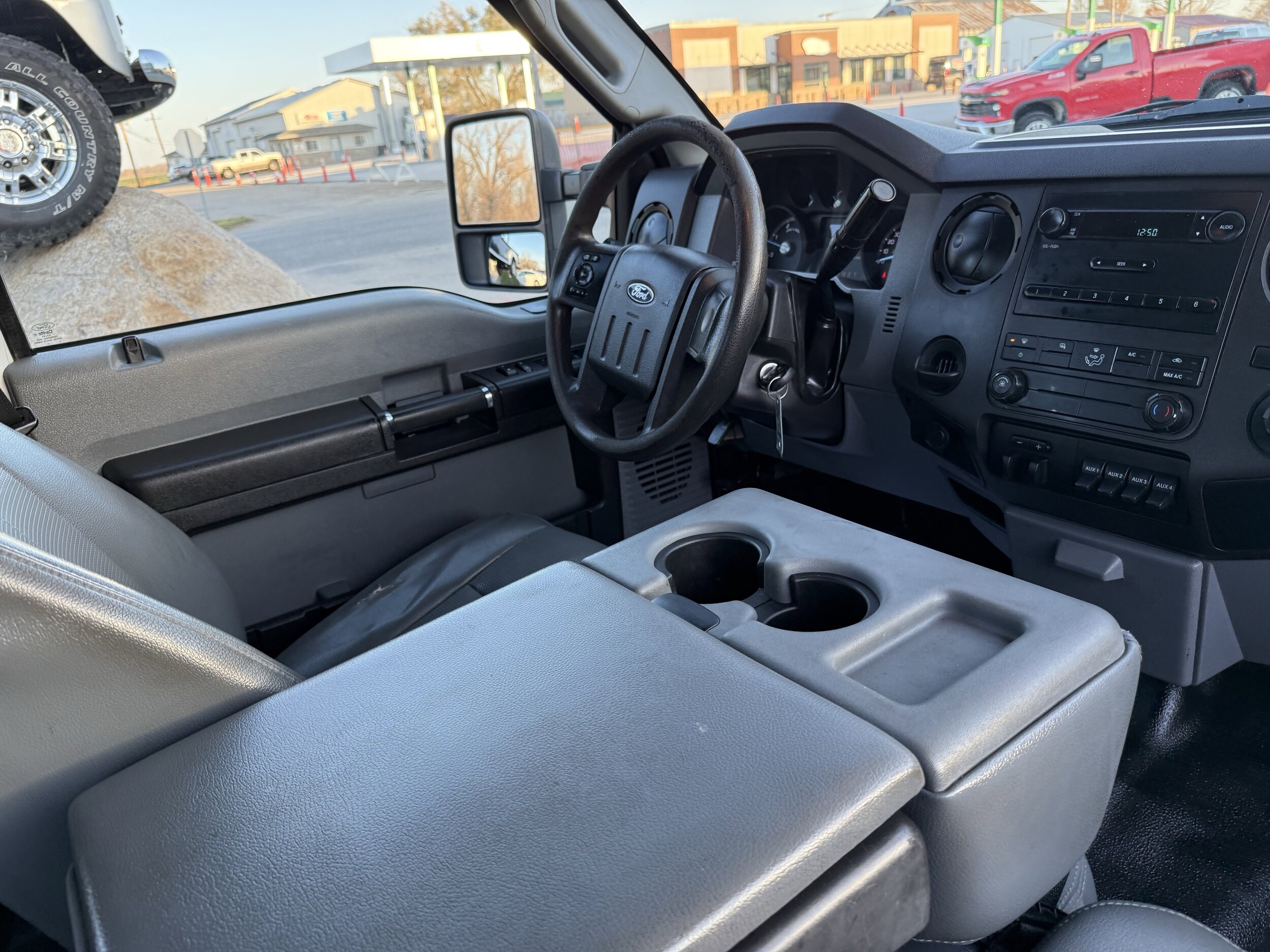 2013 Ford F-450 Super Duty Chassis Cab XL - Photo 24