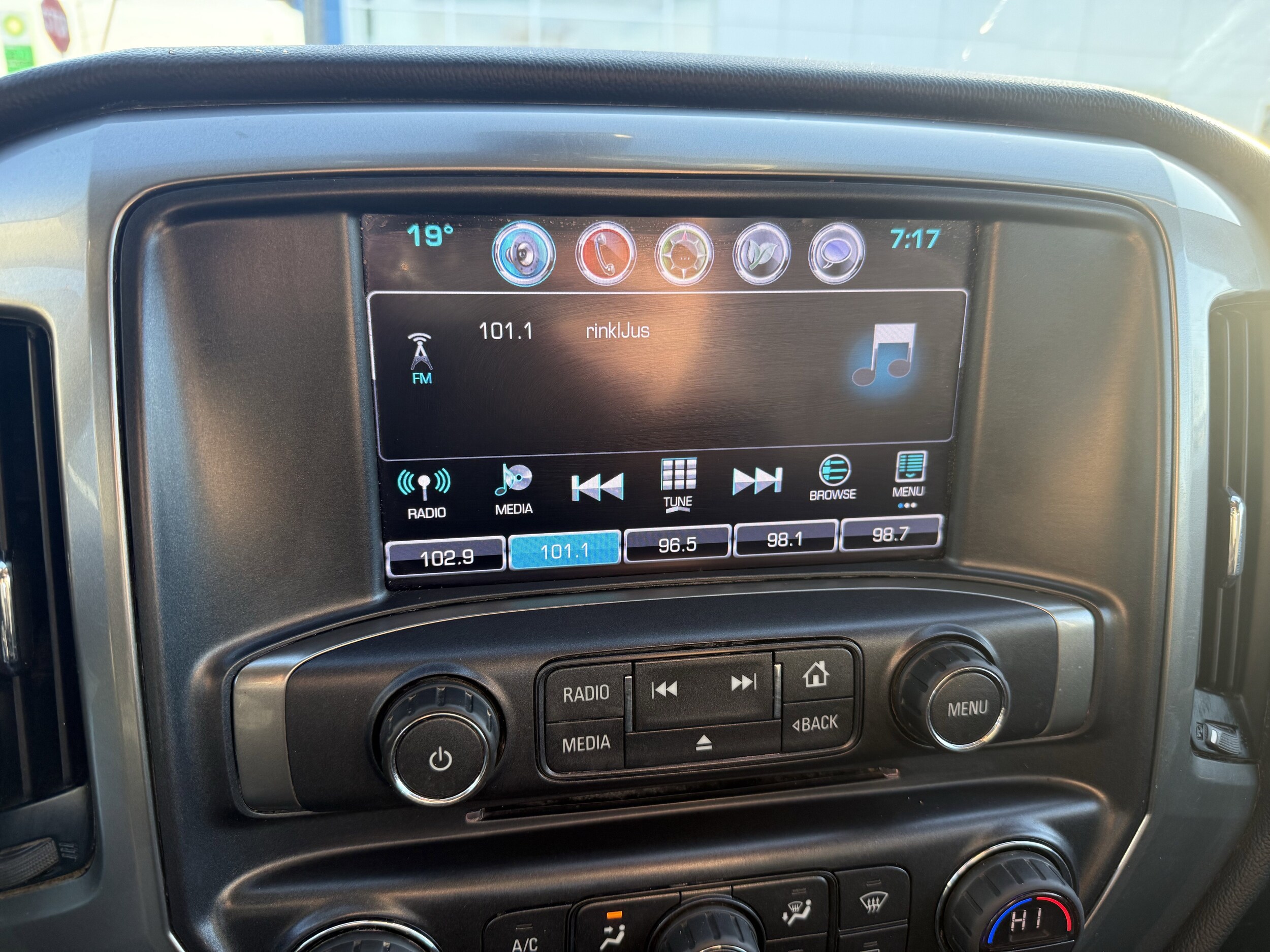 2018 Chevrolet Silverado 1500 LT - Photo 15