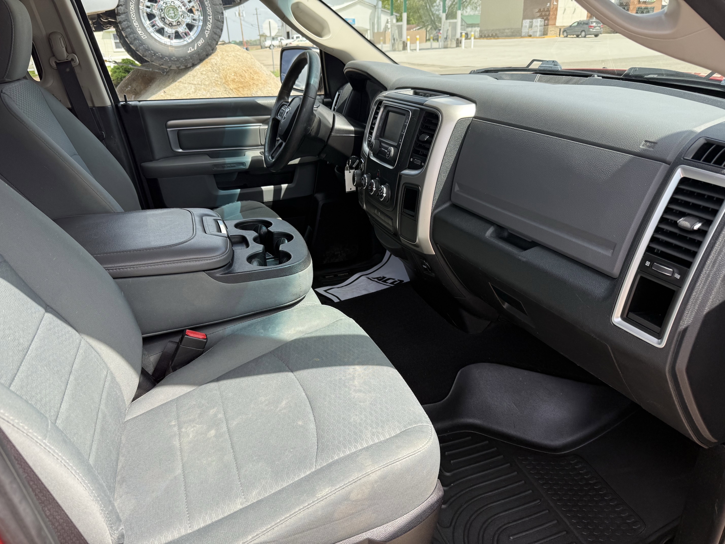 2016 RAM Ram 1500 Pickup SLT - Photo 20