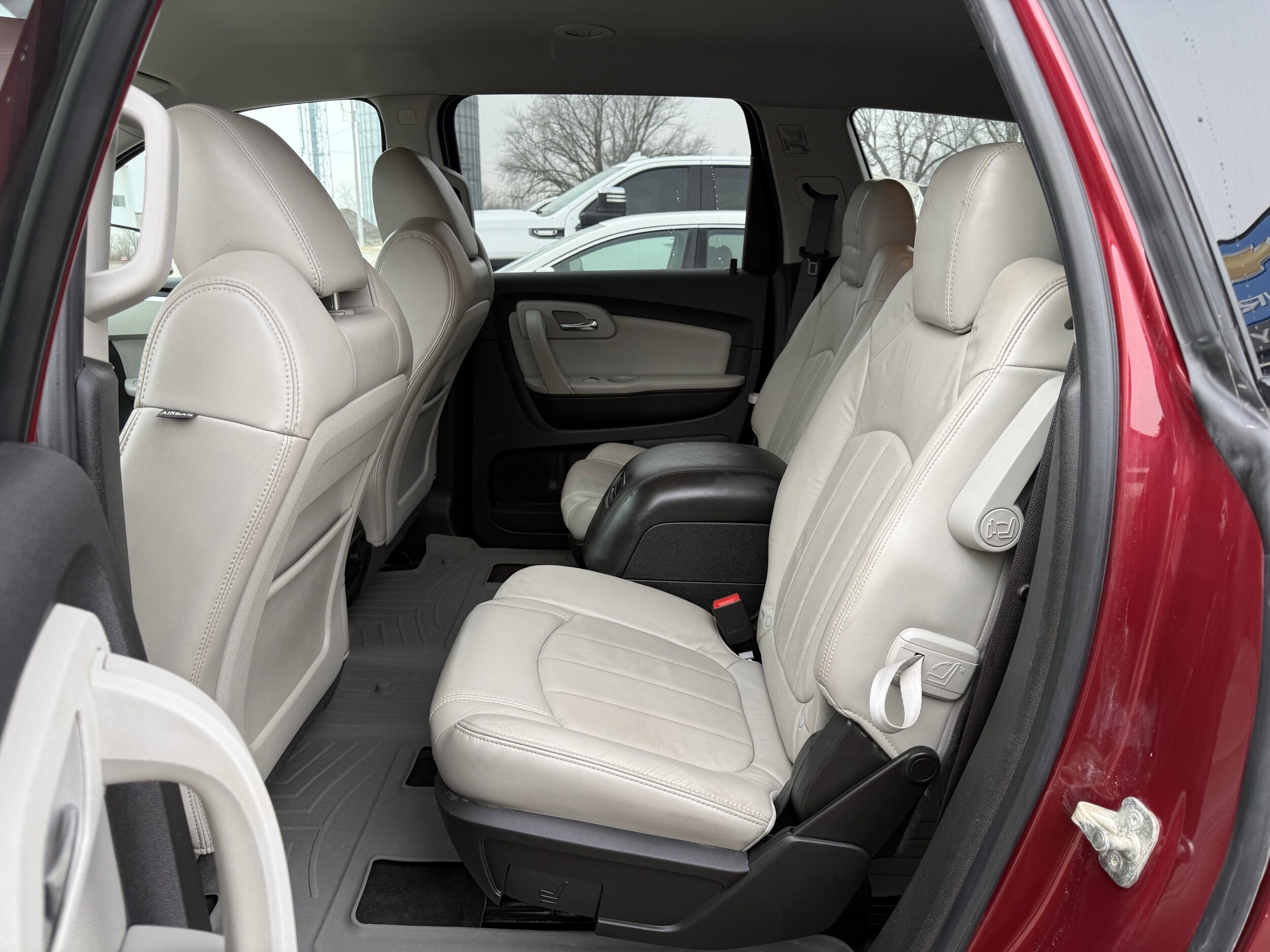 2010 Chevrolet Traverse LTZ - Photo 17