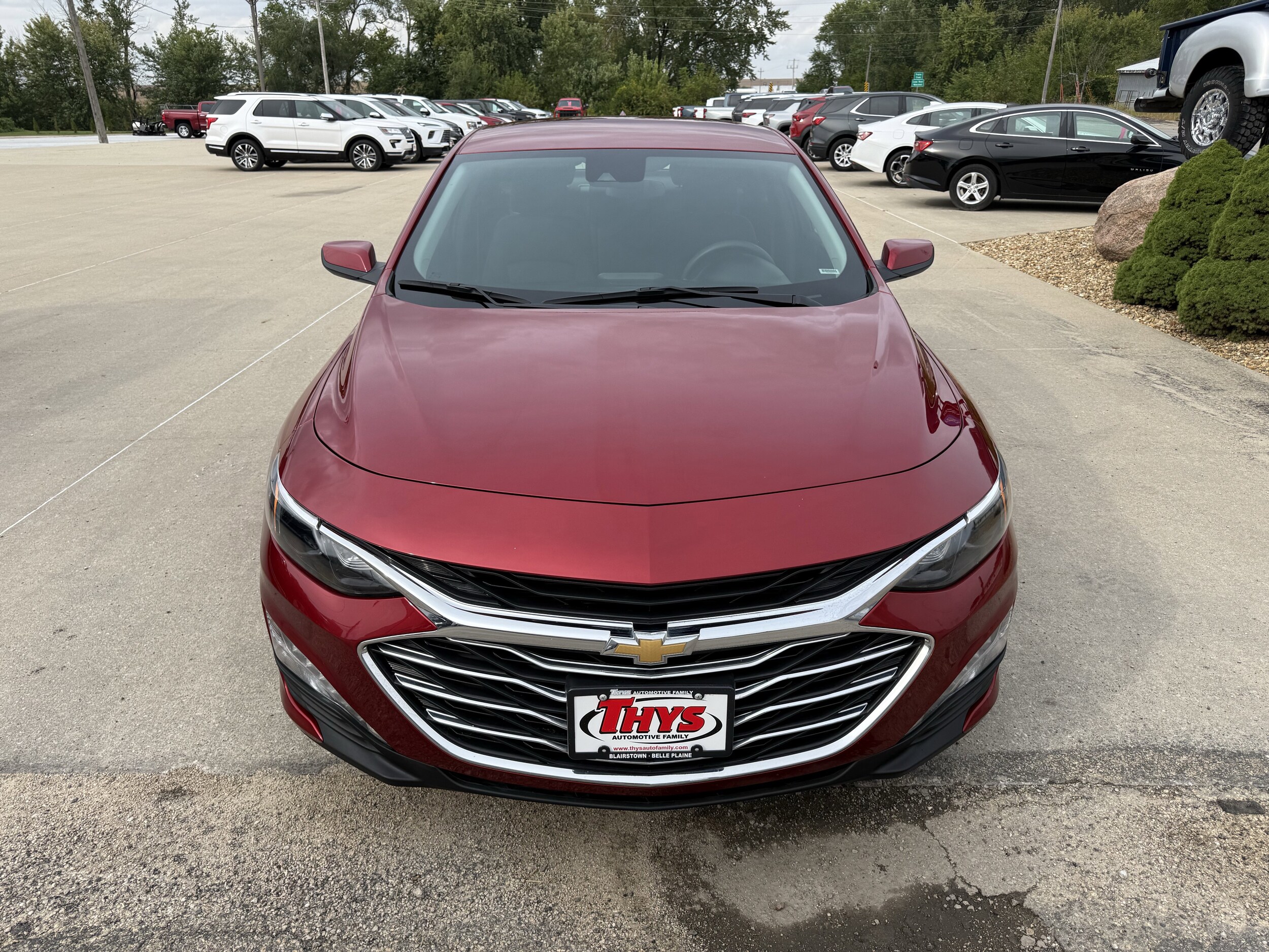 2024 Chevrolet Malibu 1LT photo 2