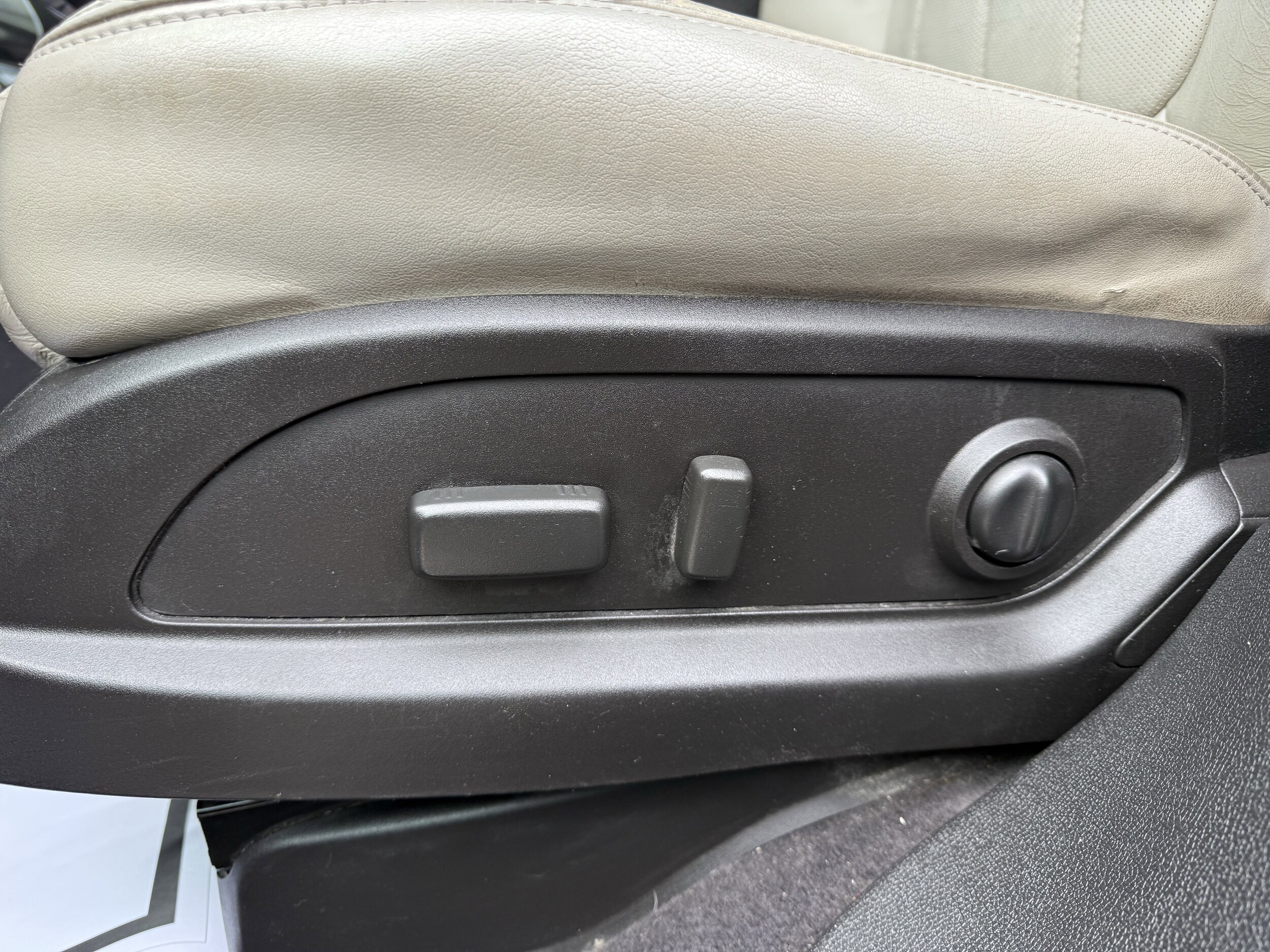 2010 Chevrolet Traverse LTZ - Photo 10