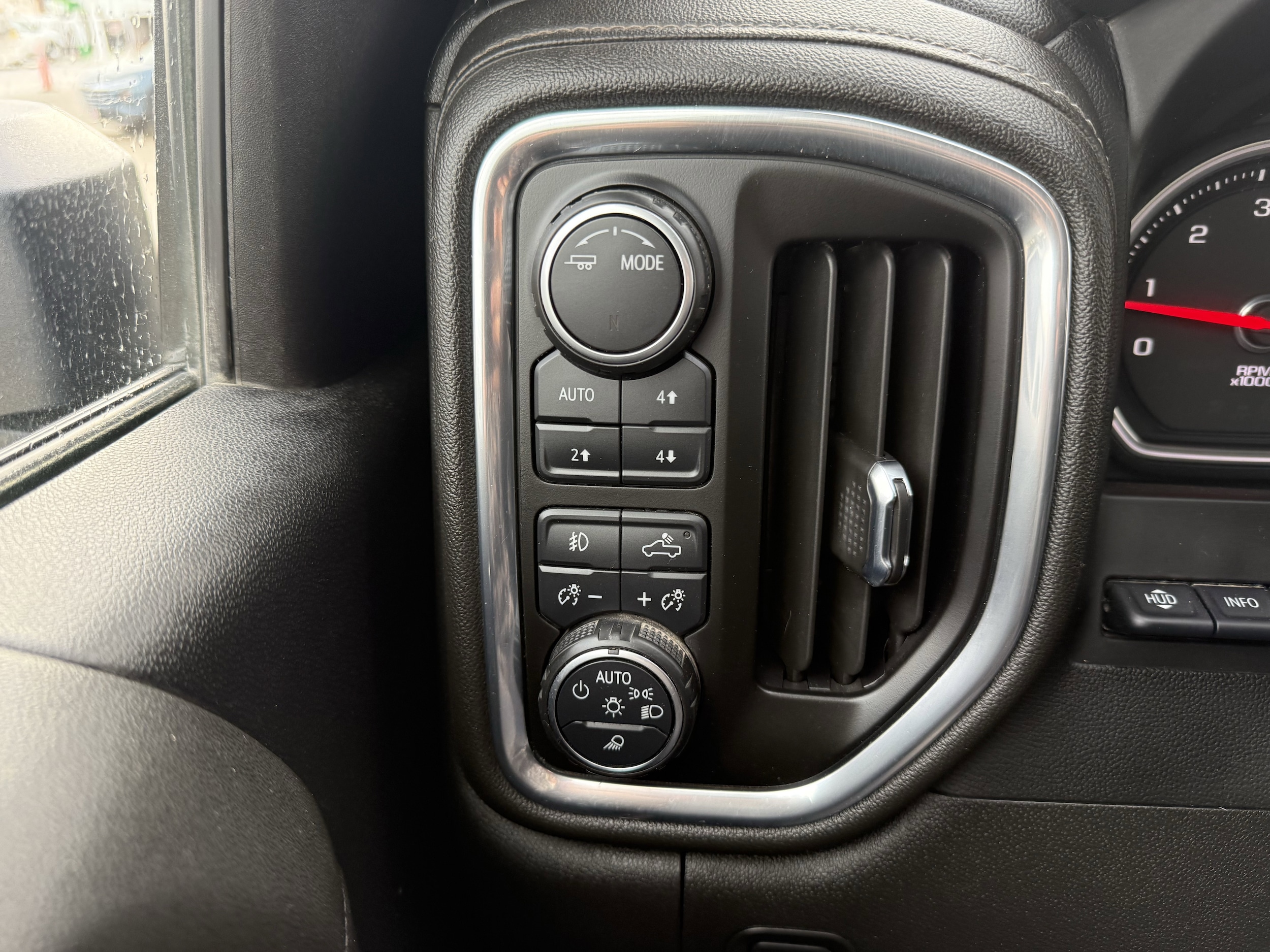 2023 Chevrolet Silverado 3500HD LTZ - Photo 13