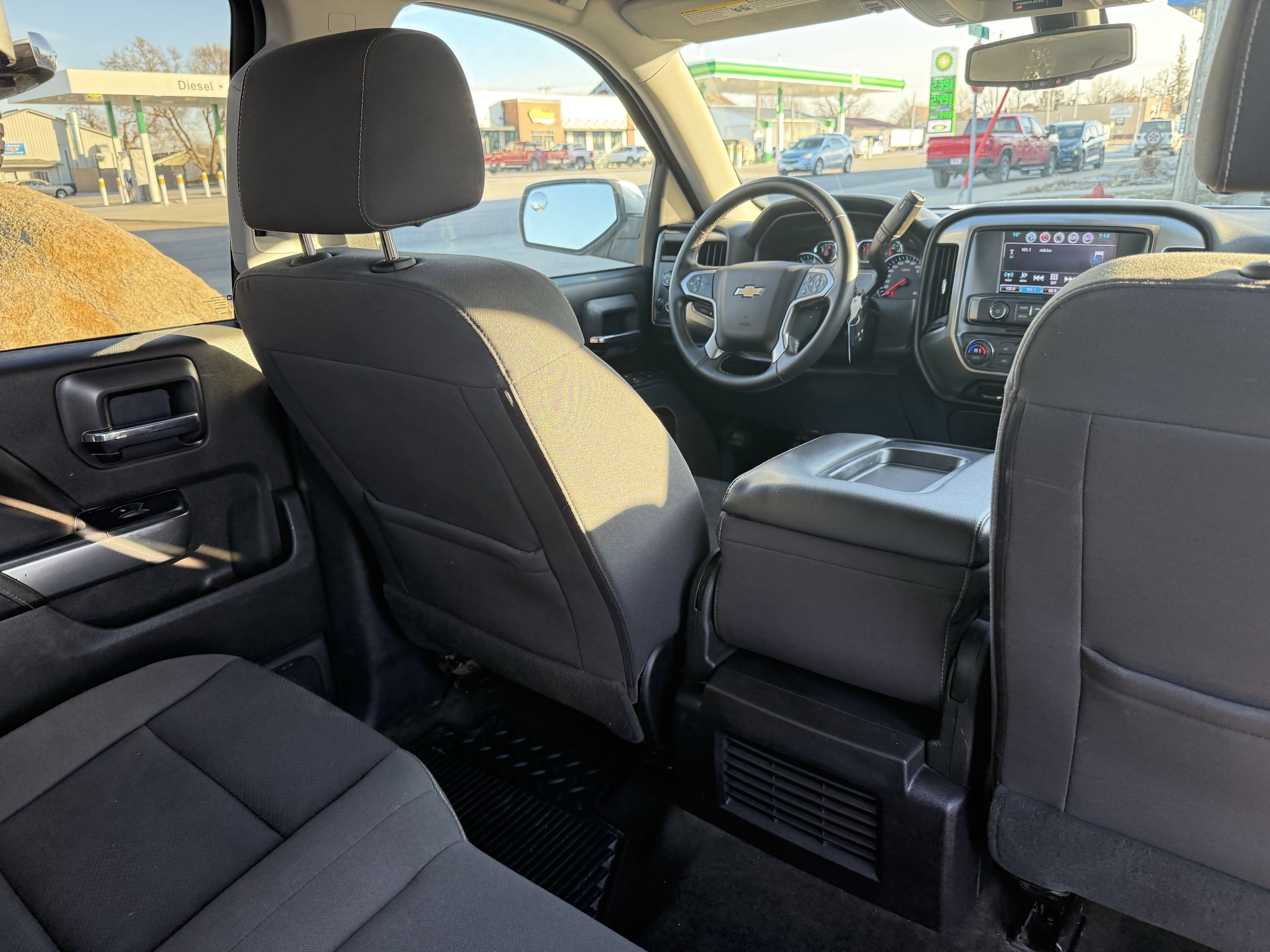 2018 Chevrolet Silverado 1500 LT - Photo 26