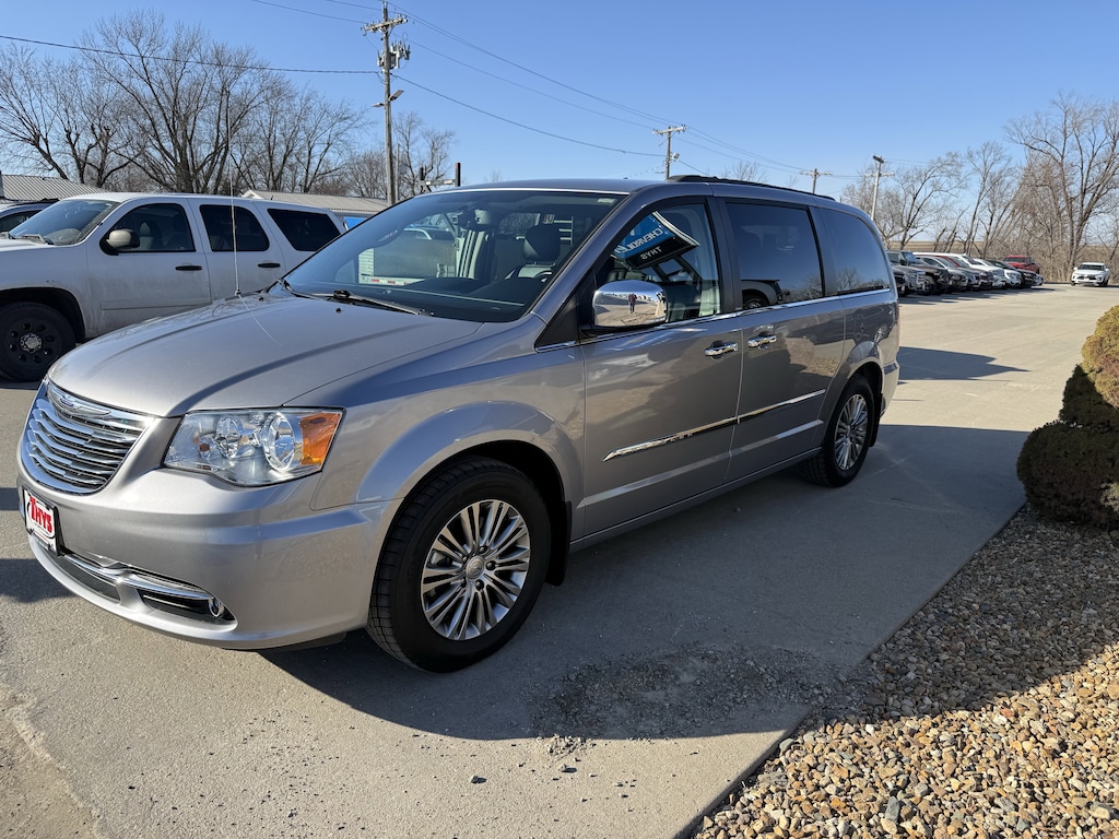 Used 2014 Chrysler Town & Country Touring-L Wagon