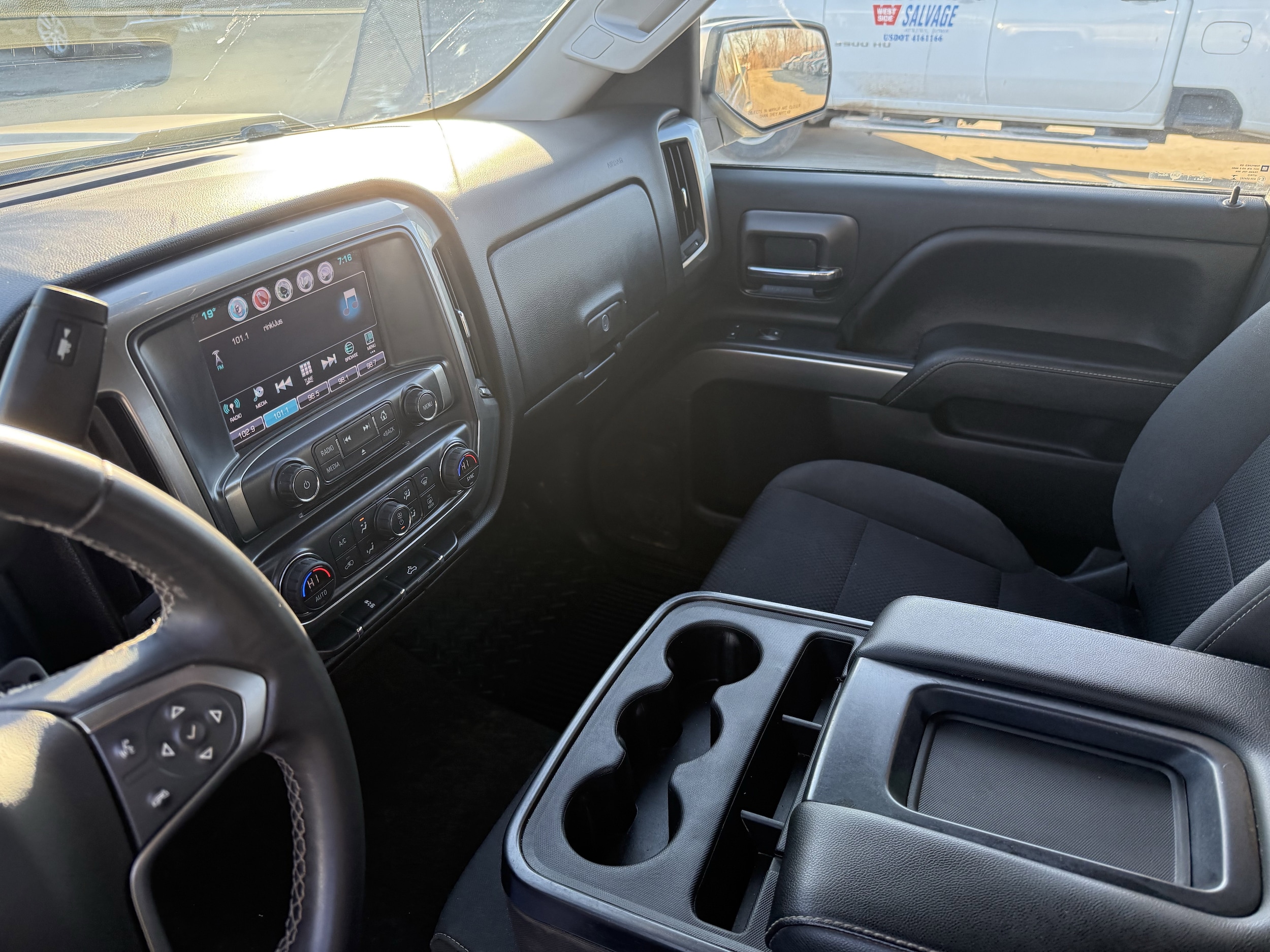 2018 Chevrolet Silverado 1500 LT - Photo 11