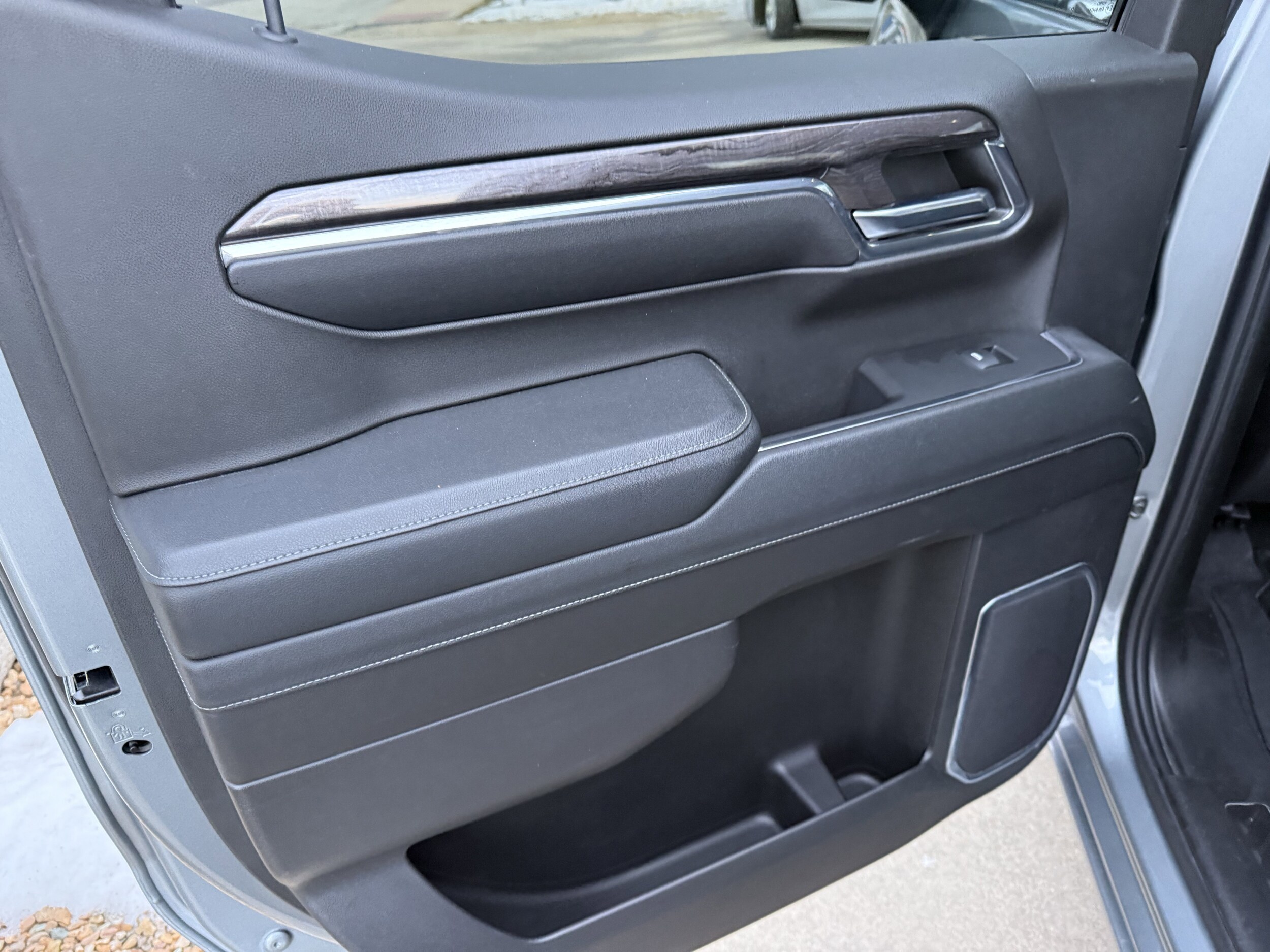 2024 Chevrolet Silverado 1500 LTZ - Photo 32