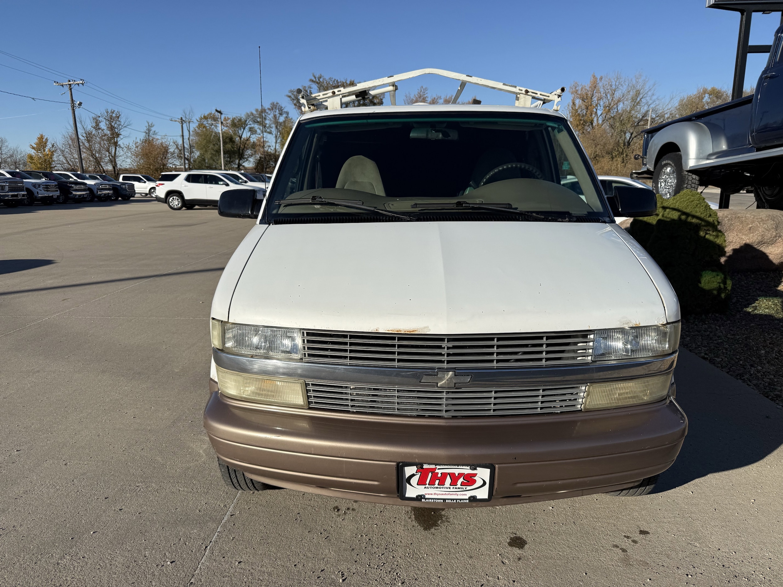 Used 2002 Chevrolet Astro Cargo Base with VIN 1GNEL19X22B102949 for sale in Vinton, IA