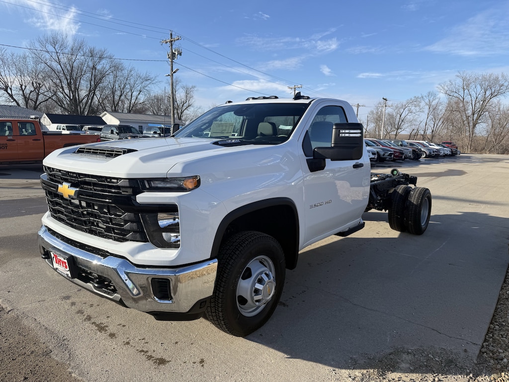 New 2025 Chevrolet Silverado 3500 HD Chassis Cab Work Truck Truck