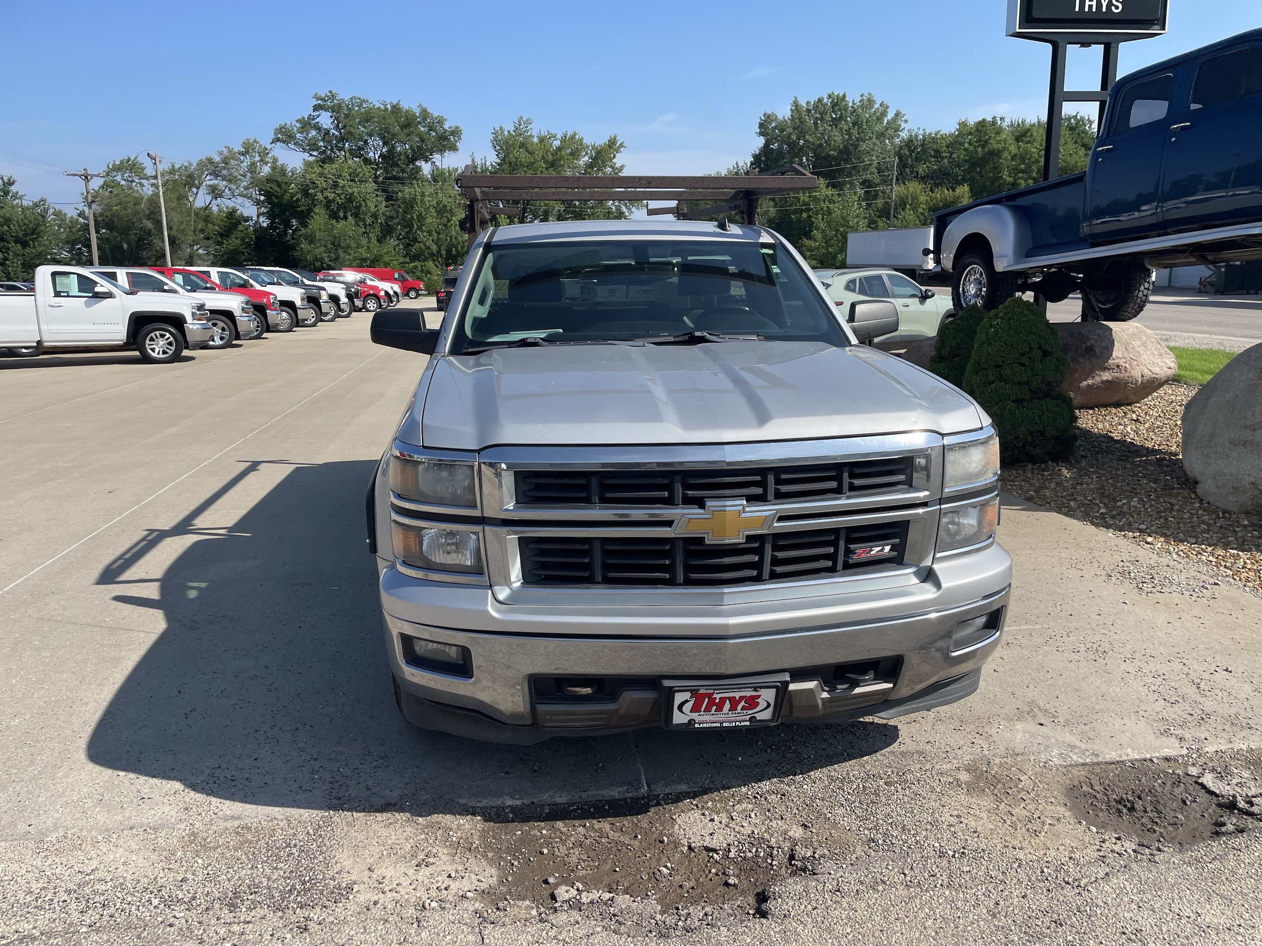 Used 2014 Chevrolet Silverado 1500 LT with VIN 1GCNKREC0EZ247657 for sale in Vinton, IA