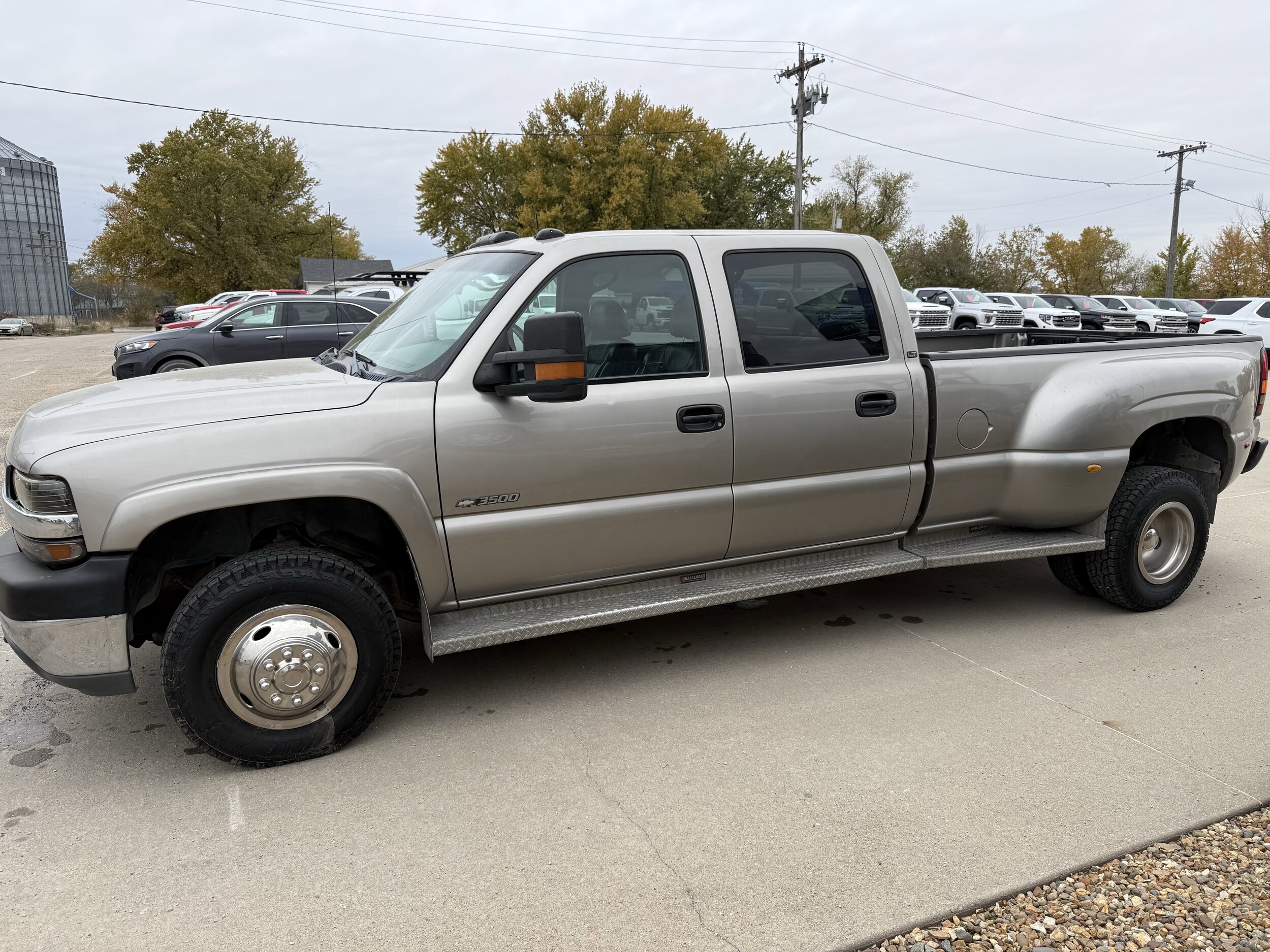 2001 Chevrolet Silverado 3500HD LT photo 4