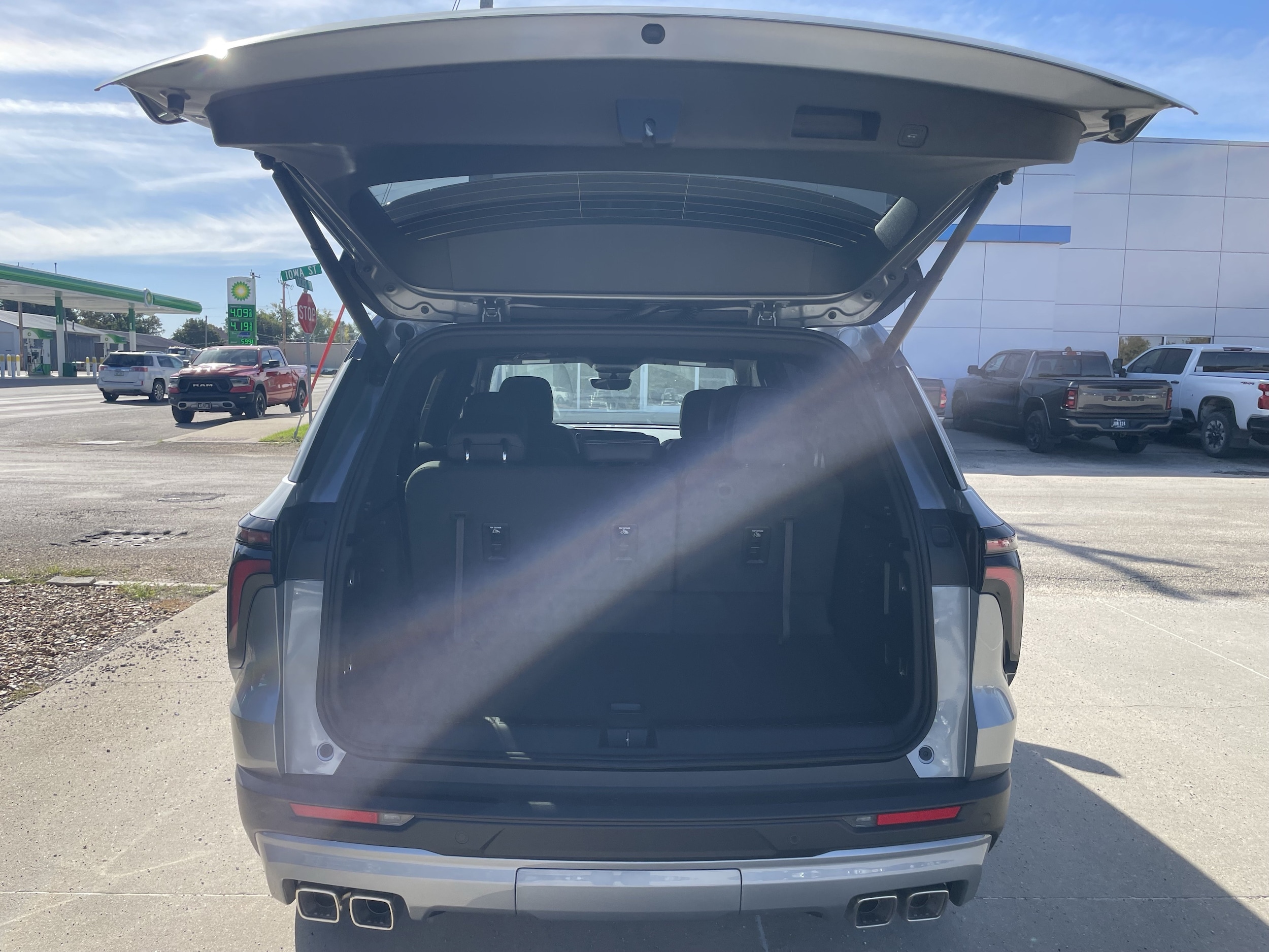 2027 Chevrolet Traverse LT - Photo 15