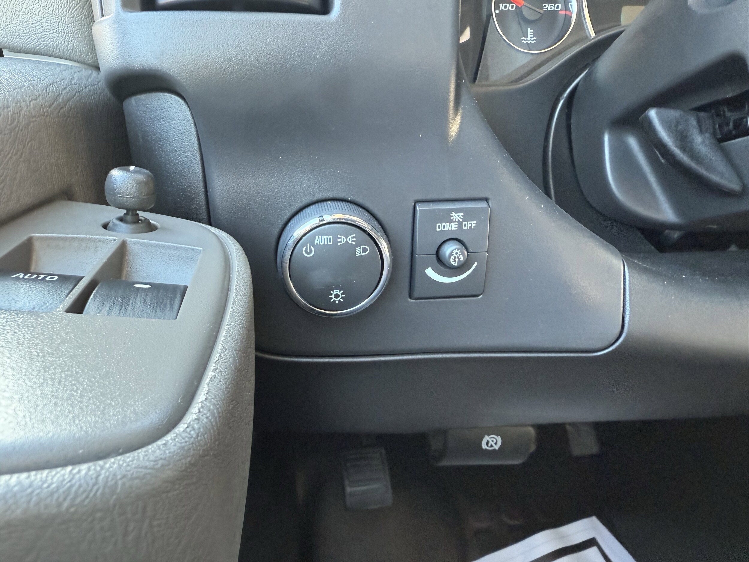 2025 Chevrolet Express Cargo Work Van - Photo 15