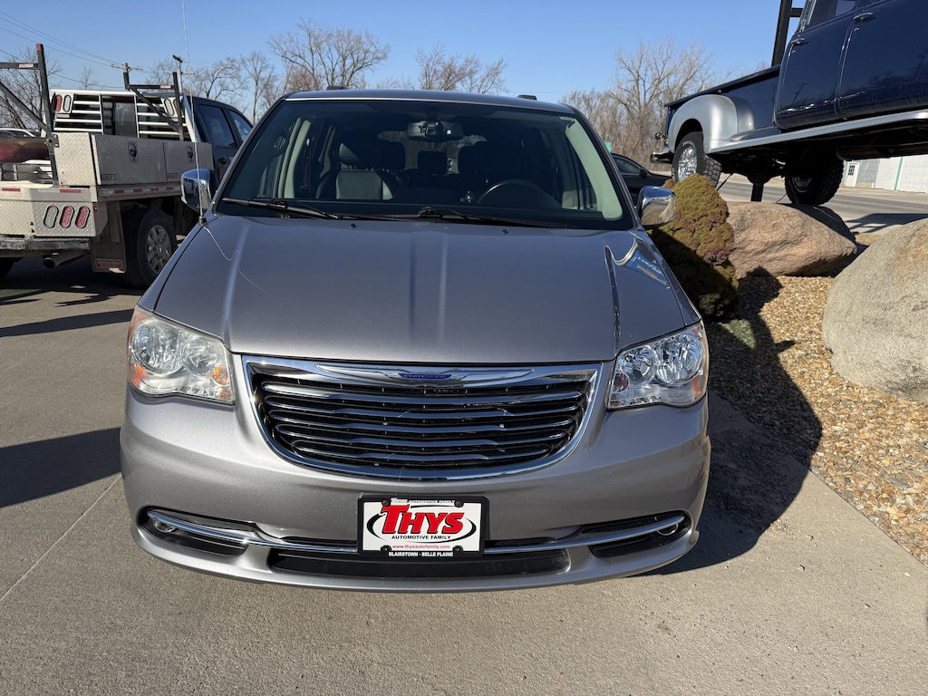 Used 2014 Chrysler Town & Country Touring-L Wagon