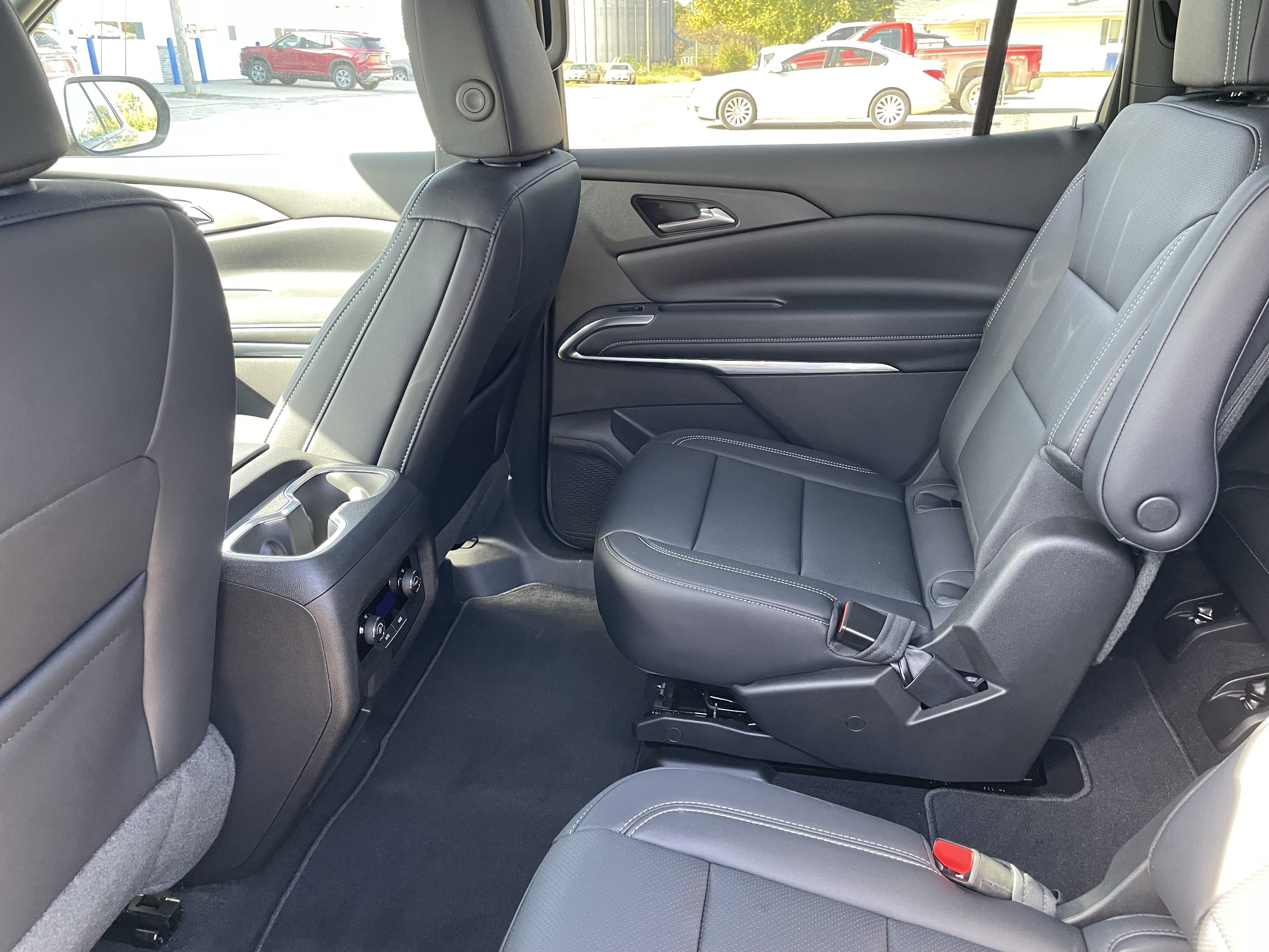 2027 Chevrolet Traverse LT - Photo 14
