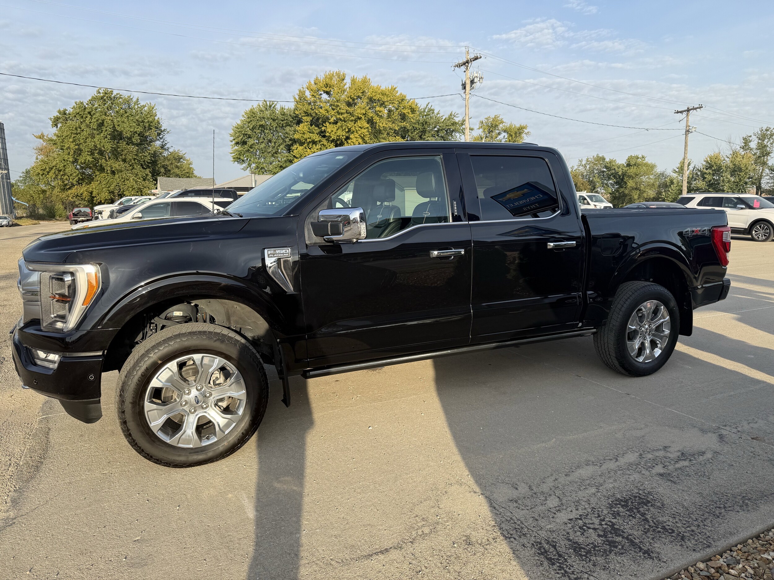 2023 Ford F-150 Platinum photo 4