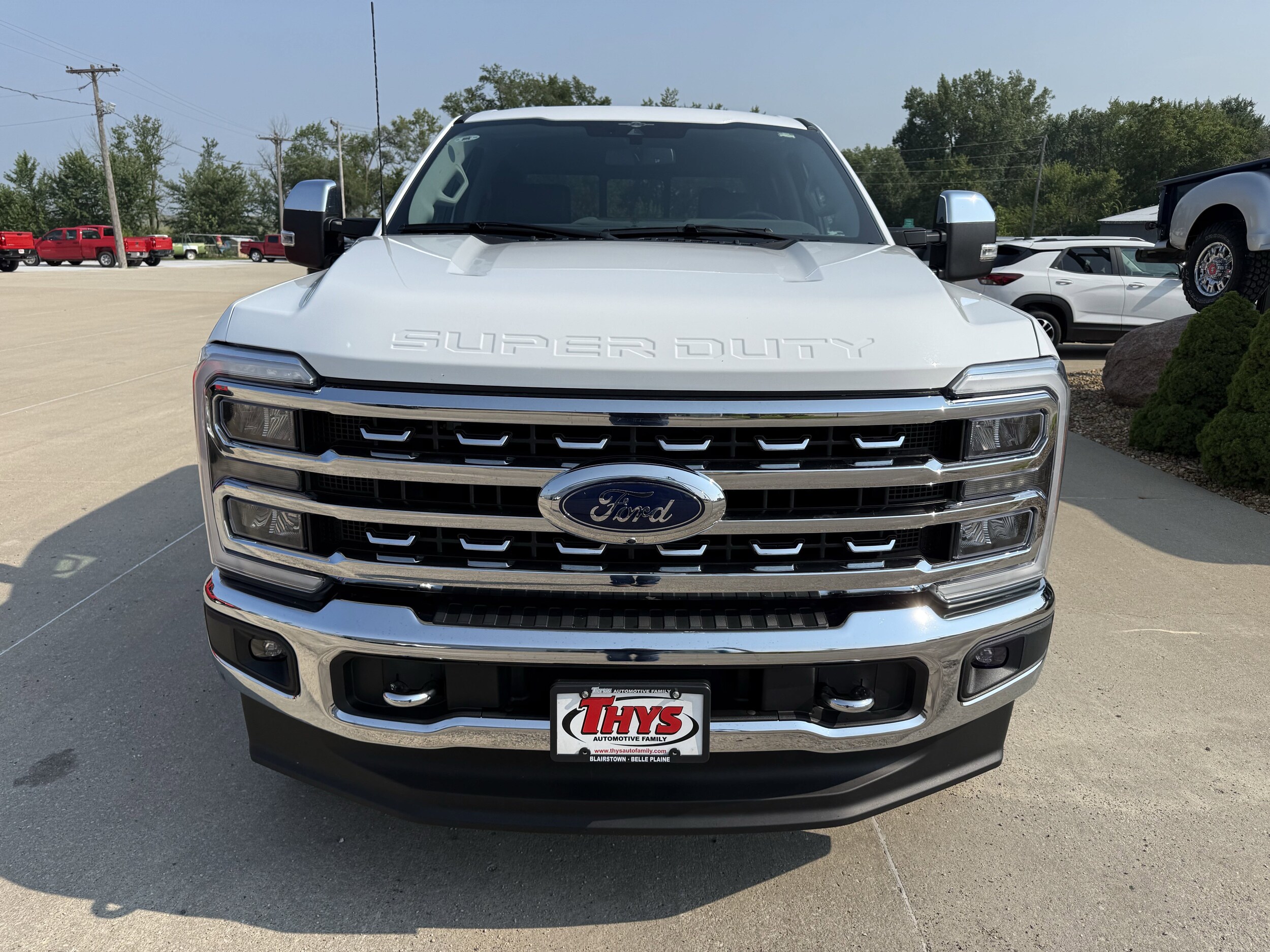 2023 Ford F-250 Lariat photo 2