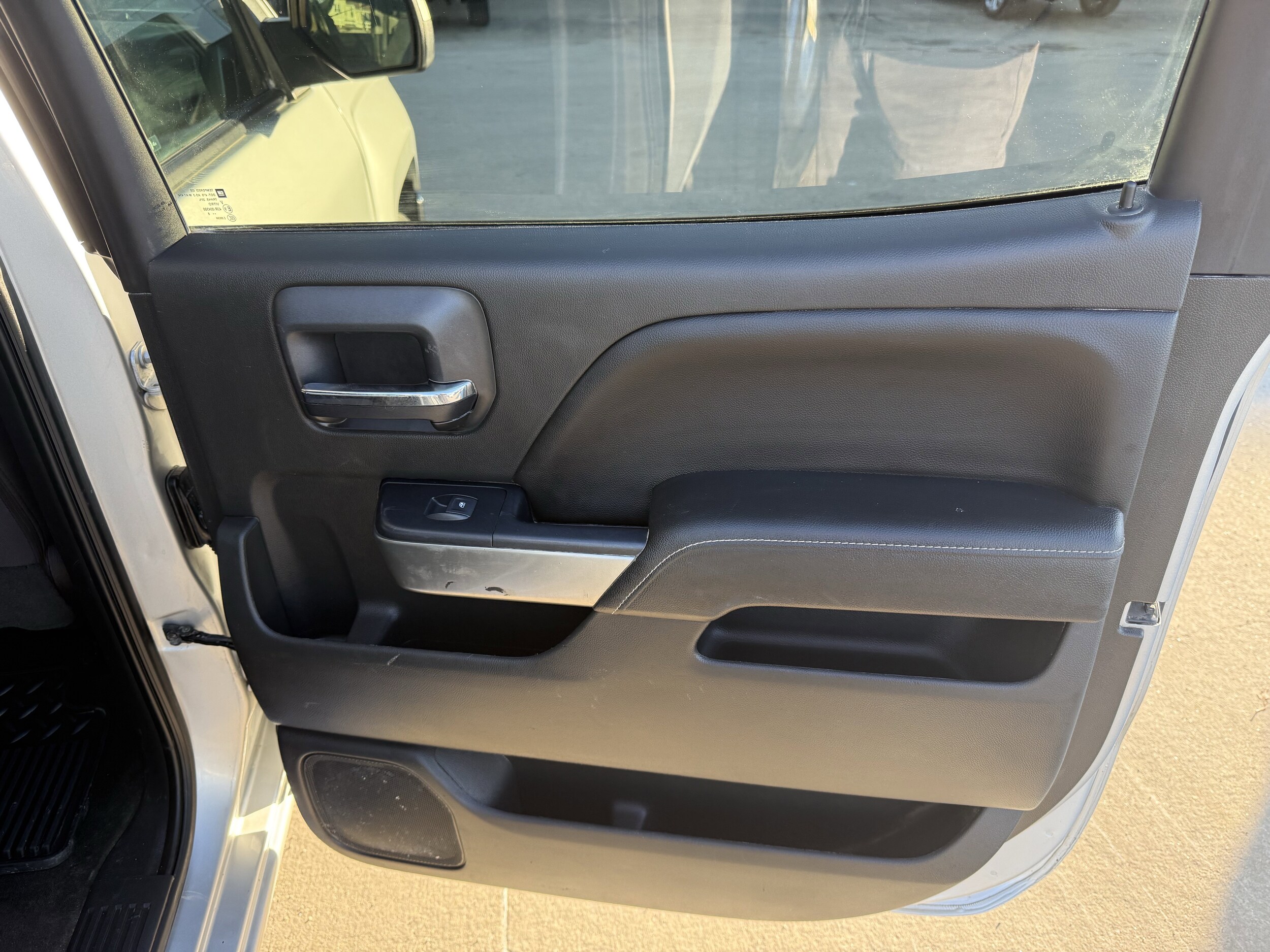 2018 Chevrolet Silverado 1500 LT - Photo 24
