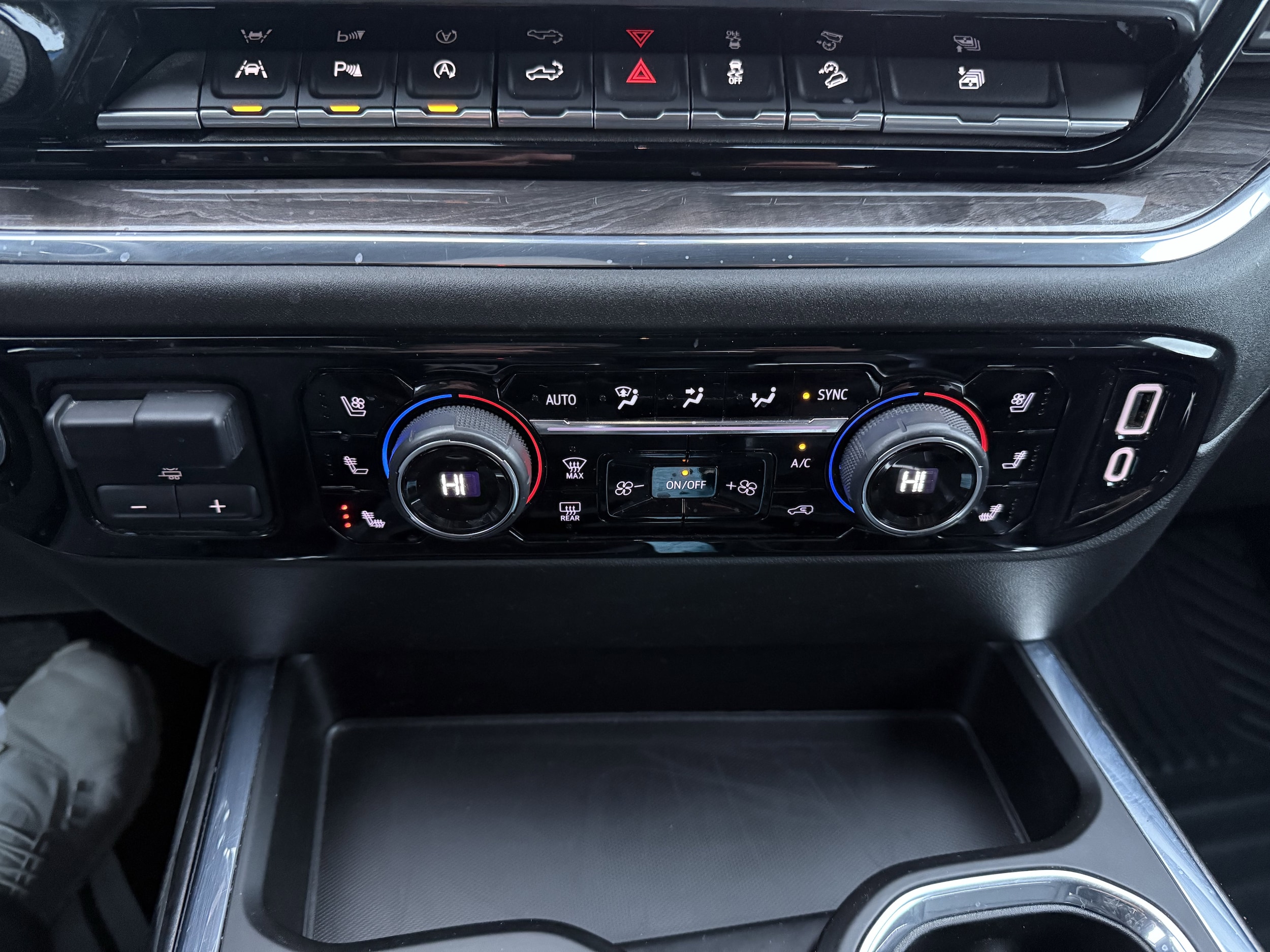 2024 Chevrolet Silverado 1500 LTZ - Photo 21
