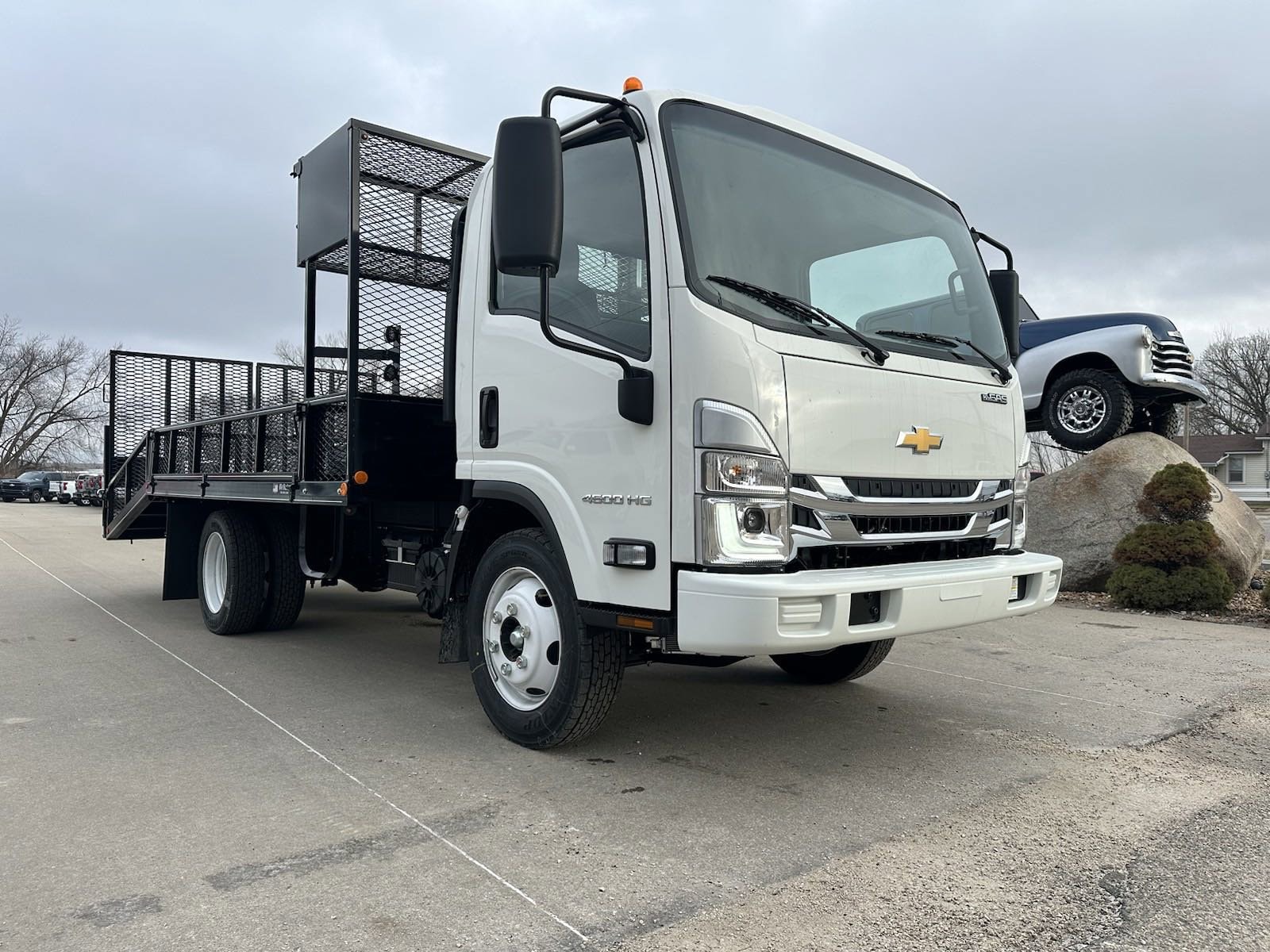 2025 Chevrolet Low Cab Forward 4500 Medium ASH Gray