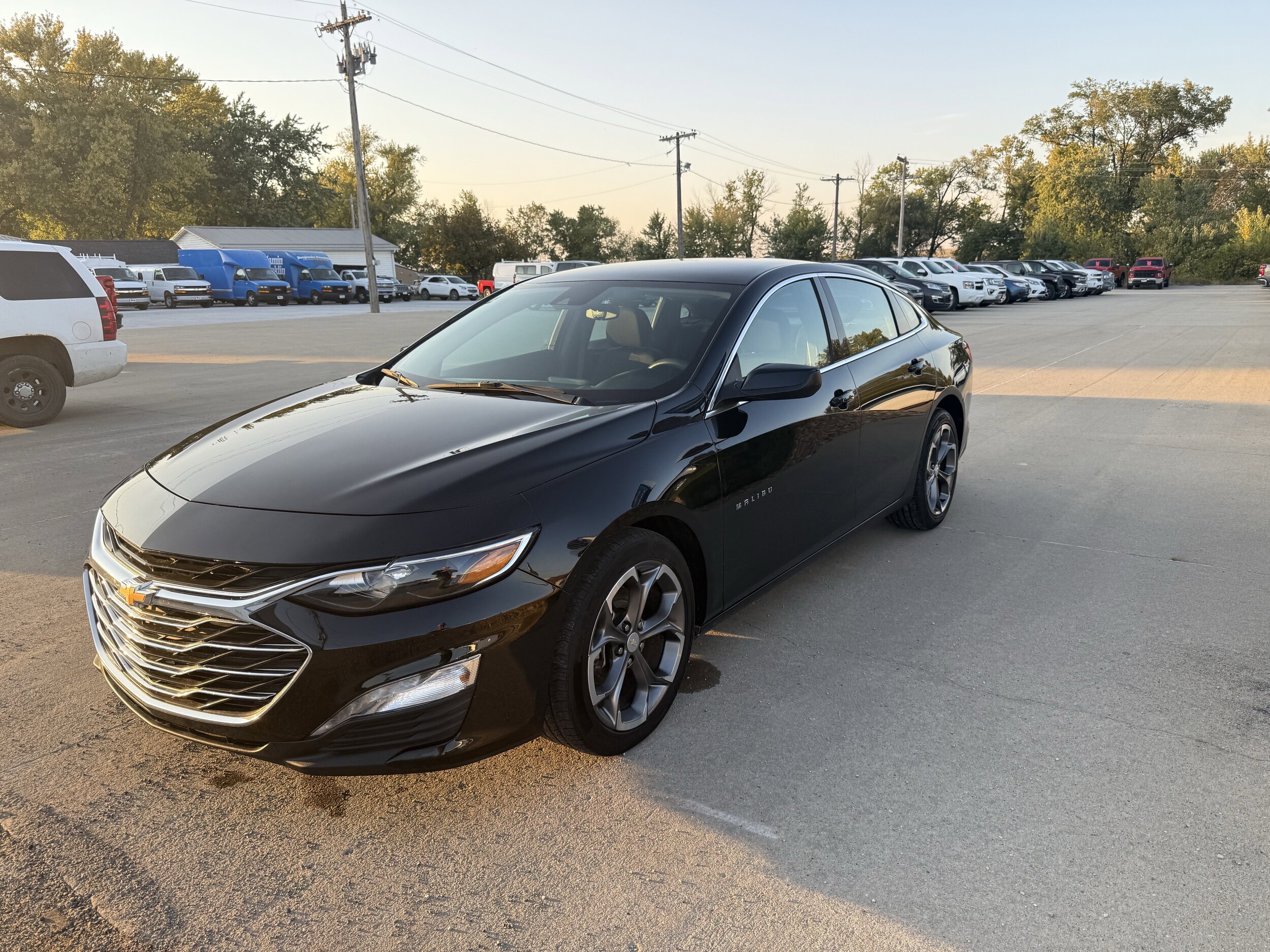 2024 Chevrolet Malibu 1LT photo 3