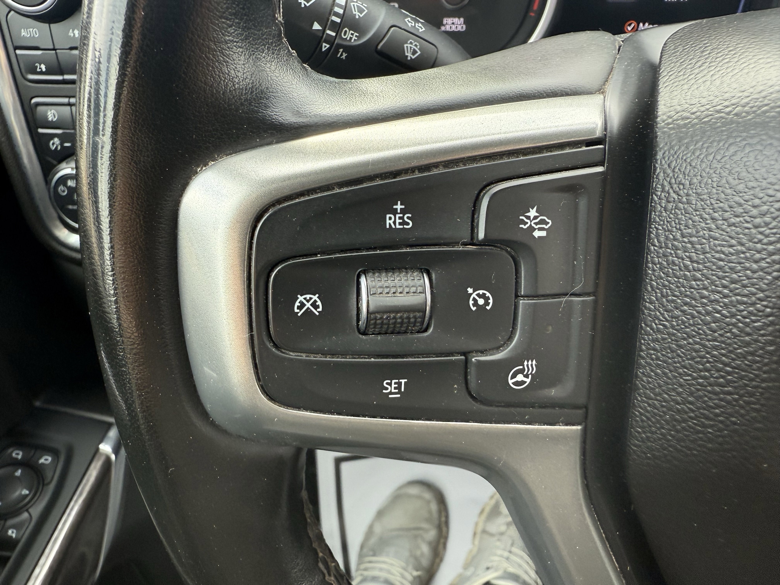 2023 Chevrolet Silverado 3500HD LTZ - Photo 15